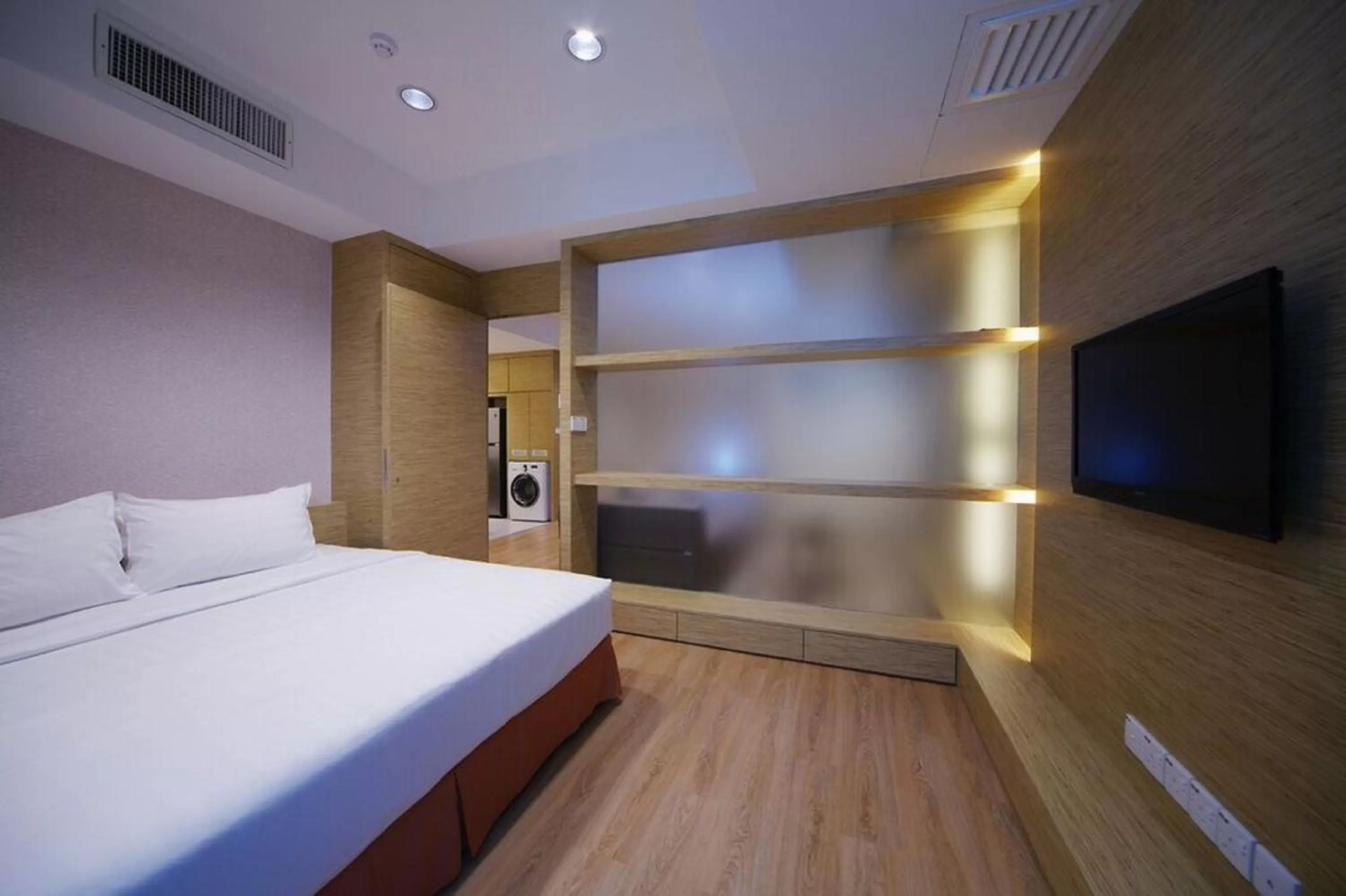 Bedroom, Bed in Kinabalu Daya Hotel