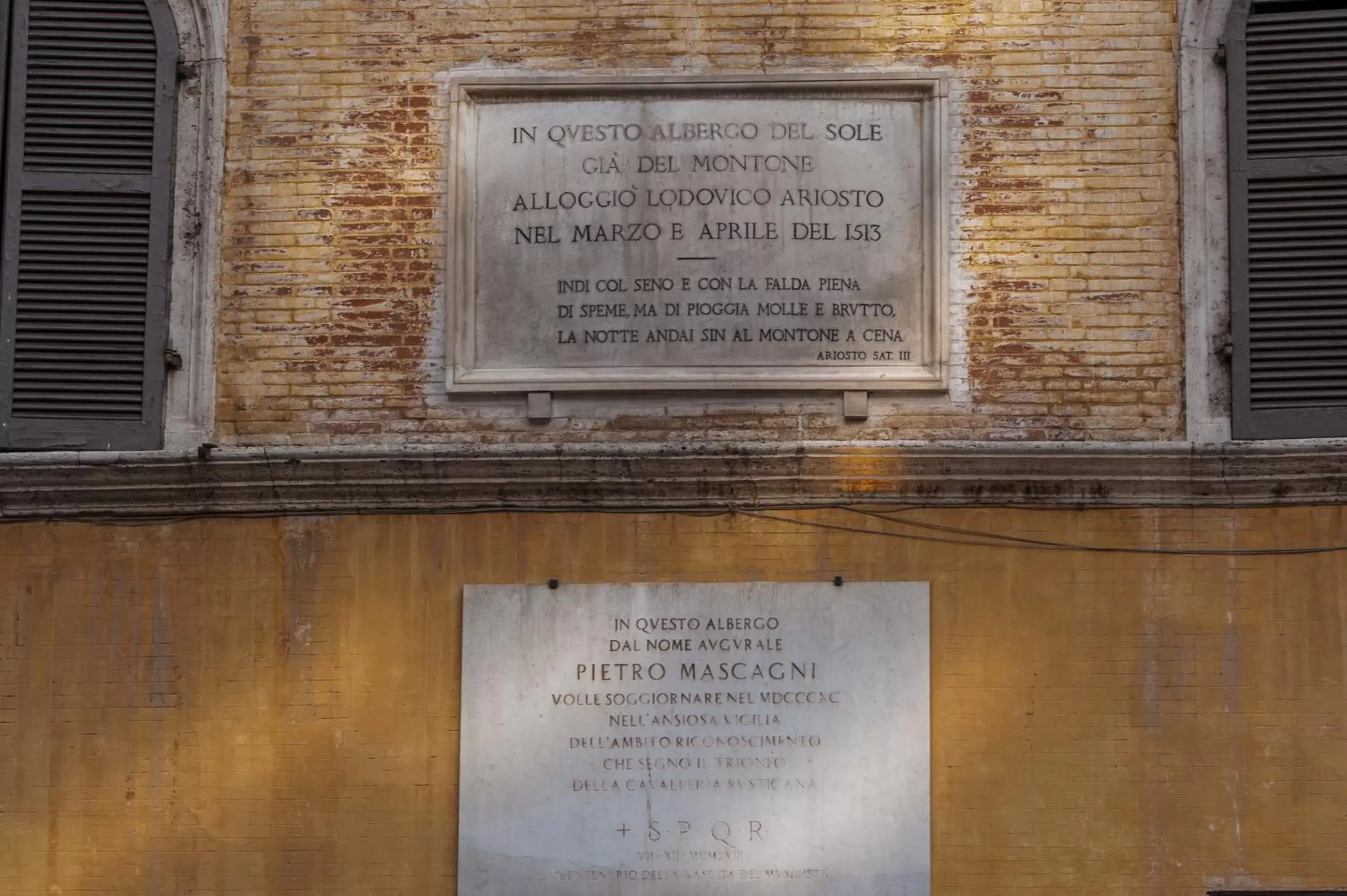 Facade/entrance in Antico Albergo del Sole al Pantheon