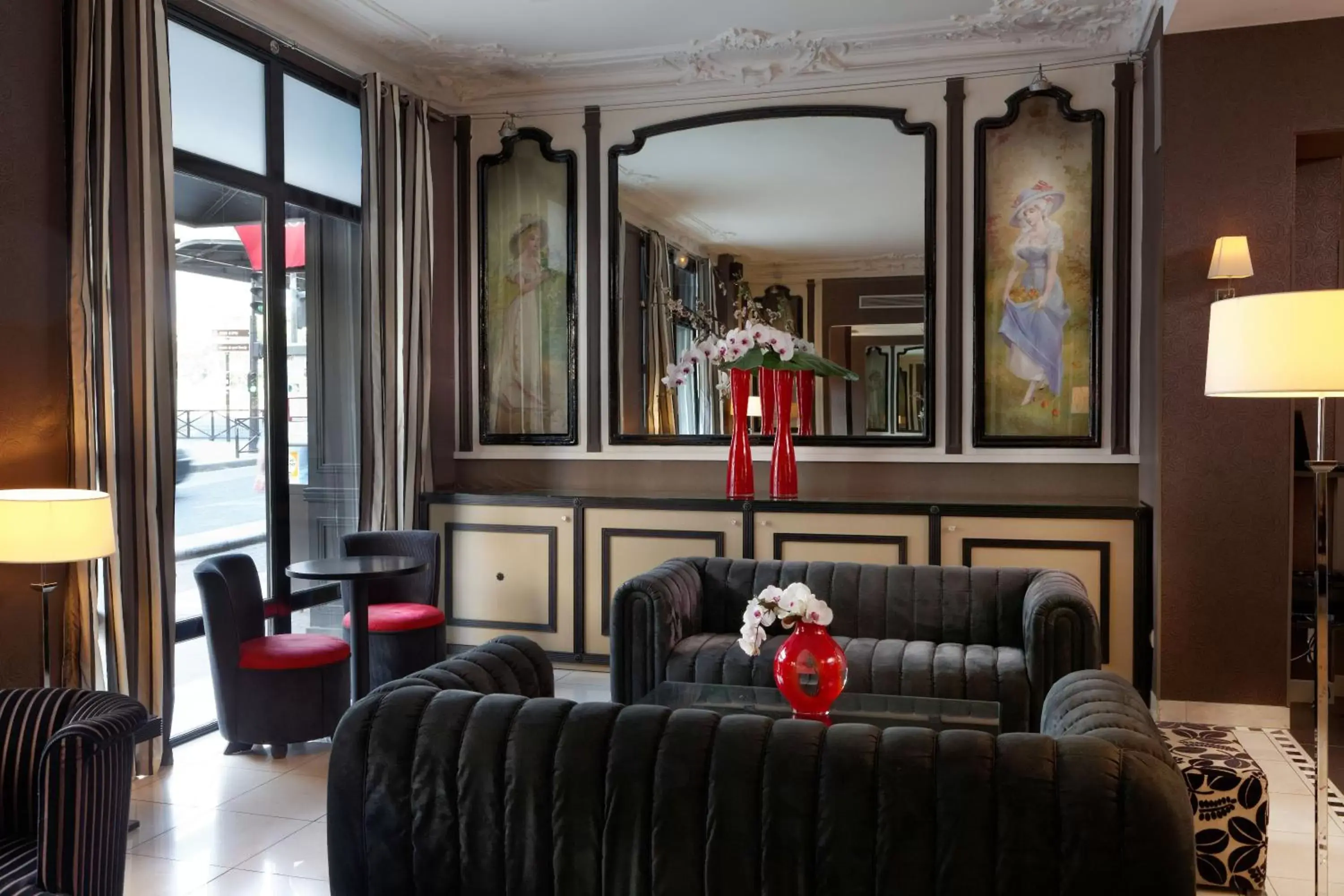 Lounge or bar, Seating Area in Hotel Eiffel Seine