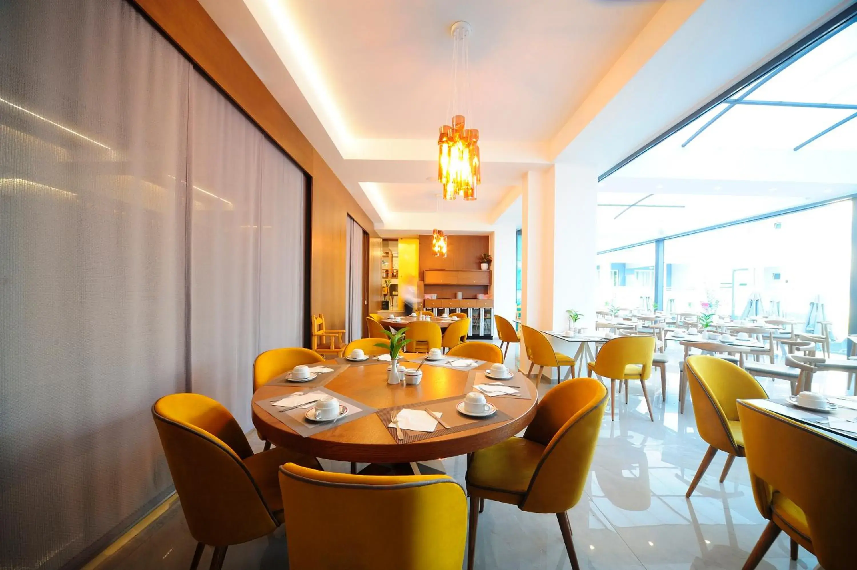 Restaurant/places to eat in Atrium Ambiance Hotel Restaurant/places to eat in Atrium Ambiance Hotel