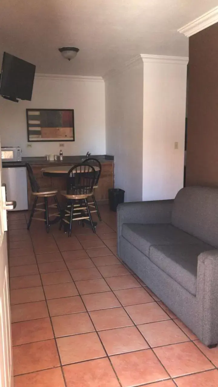 Seating Area in Hotel Colonial de Nogales