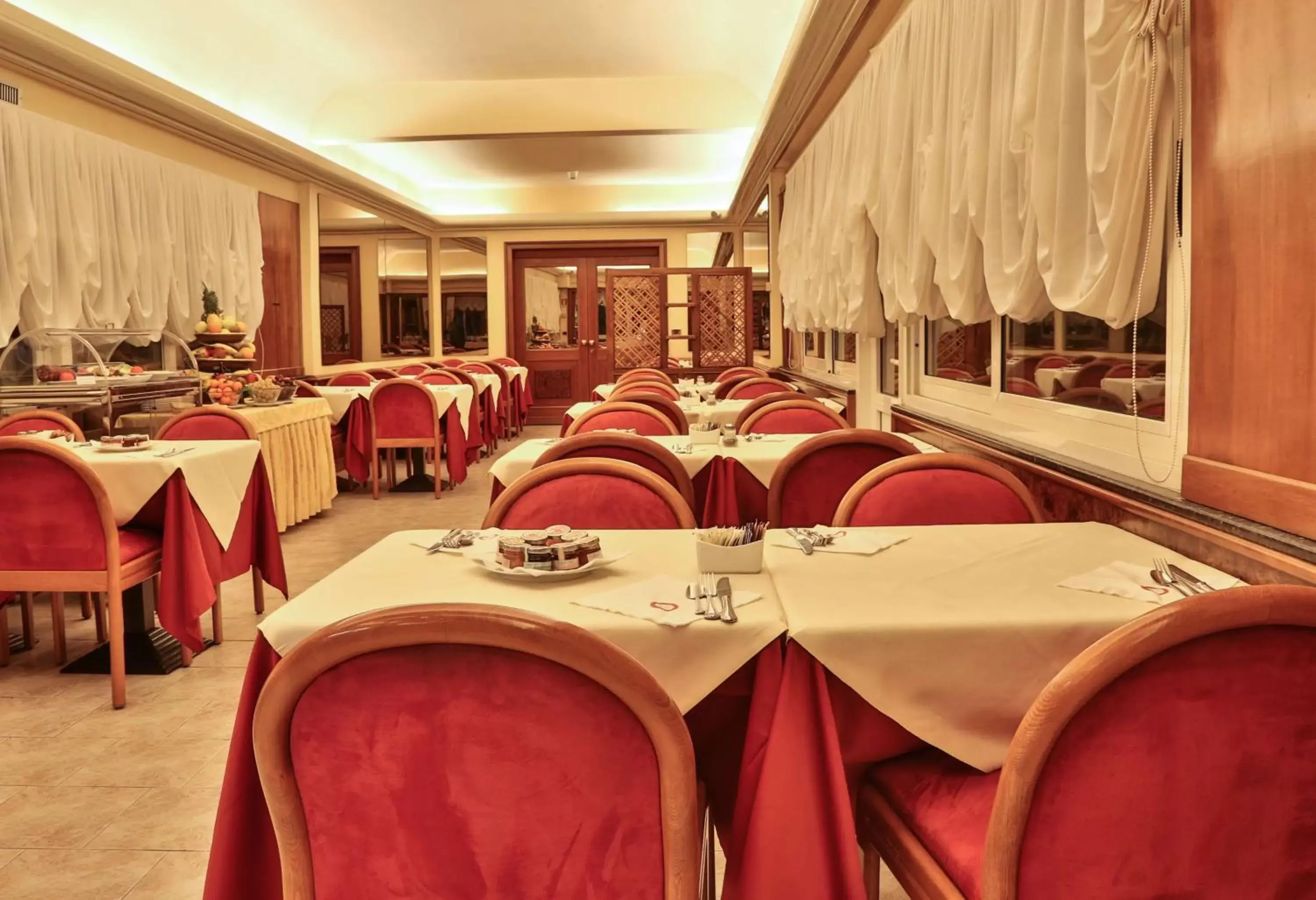 Restaurant/Places to Eat in Best Western Hotel Moderno Verdi