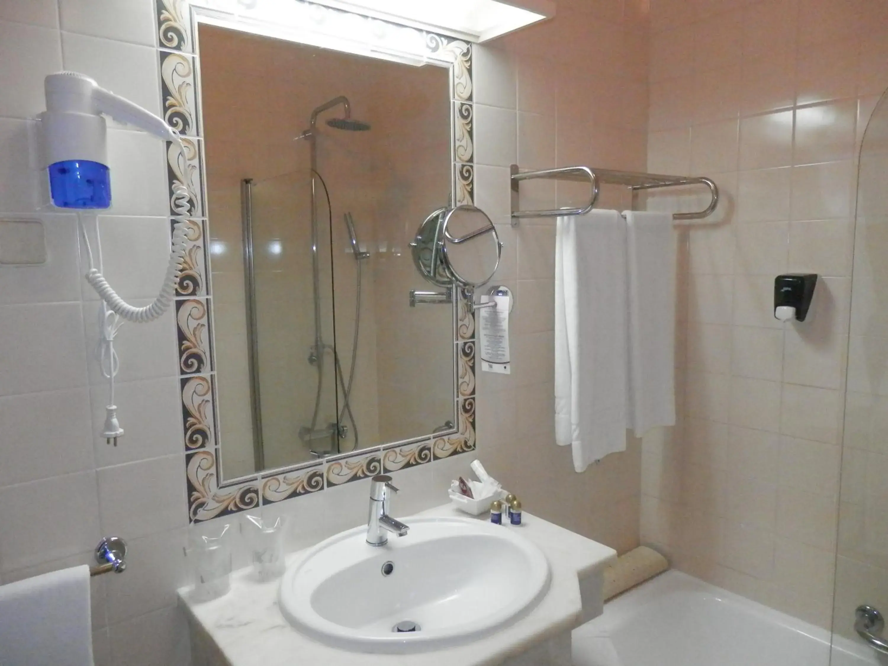 Bathroom in Solar de Mos Hotel