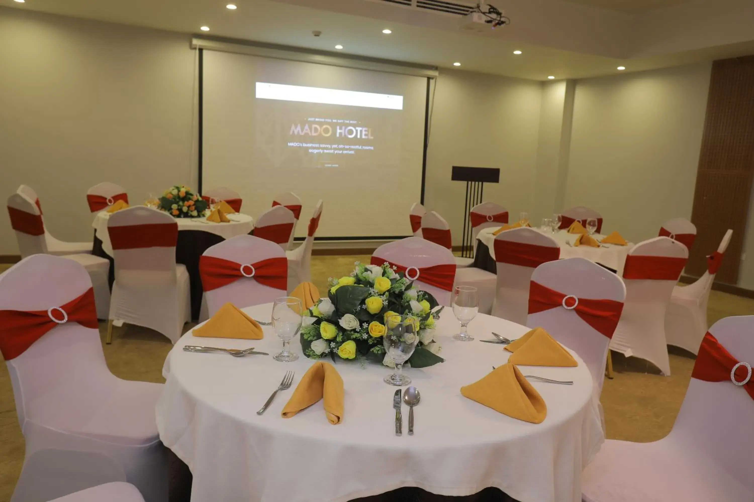 Business facilities, Banquet Facilities in Mado Hotel