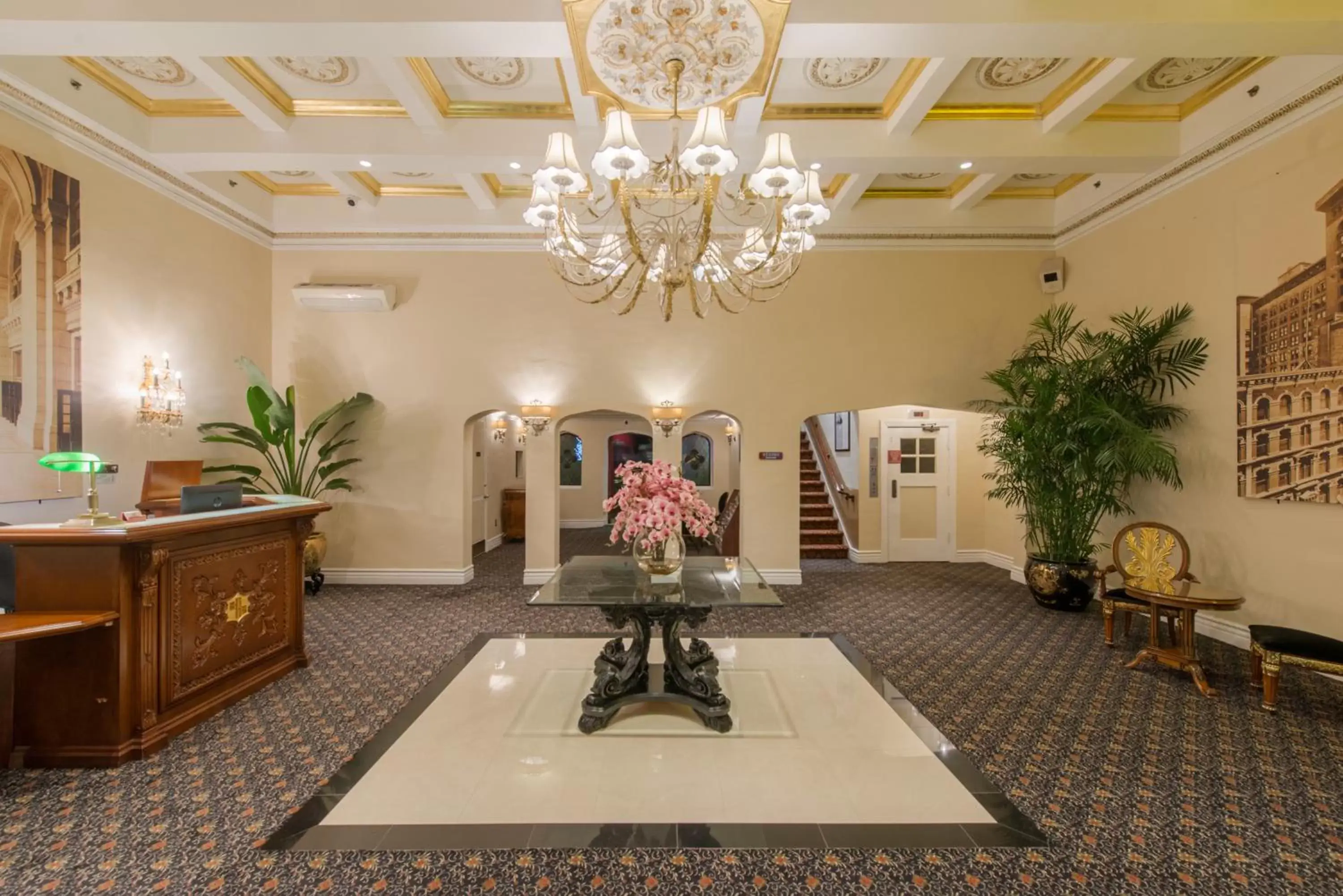 Facade/entrance, Lobby/Reception in Hollywood Historic Hotel