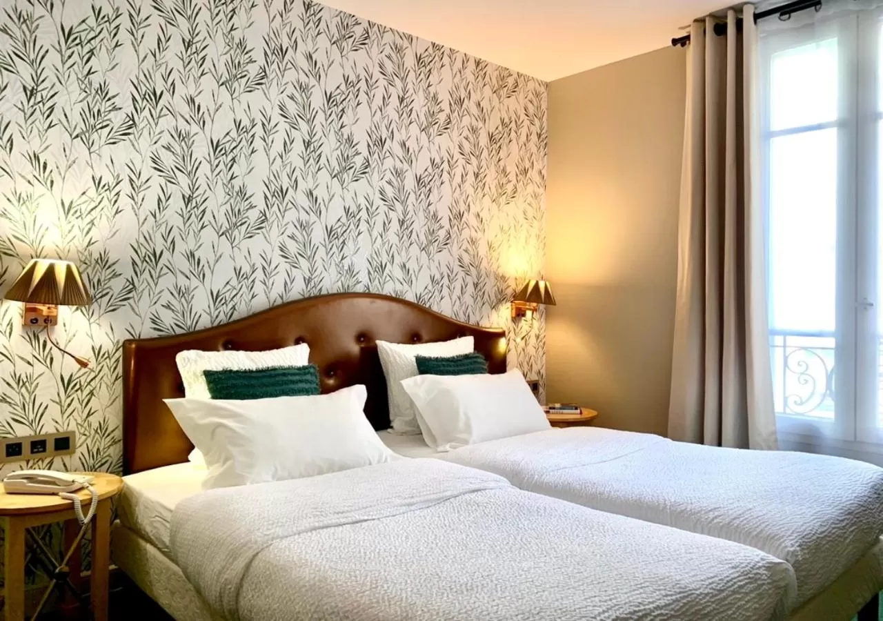 Bed in Hôtel Central Saint Germain