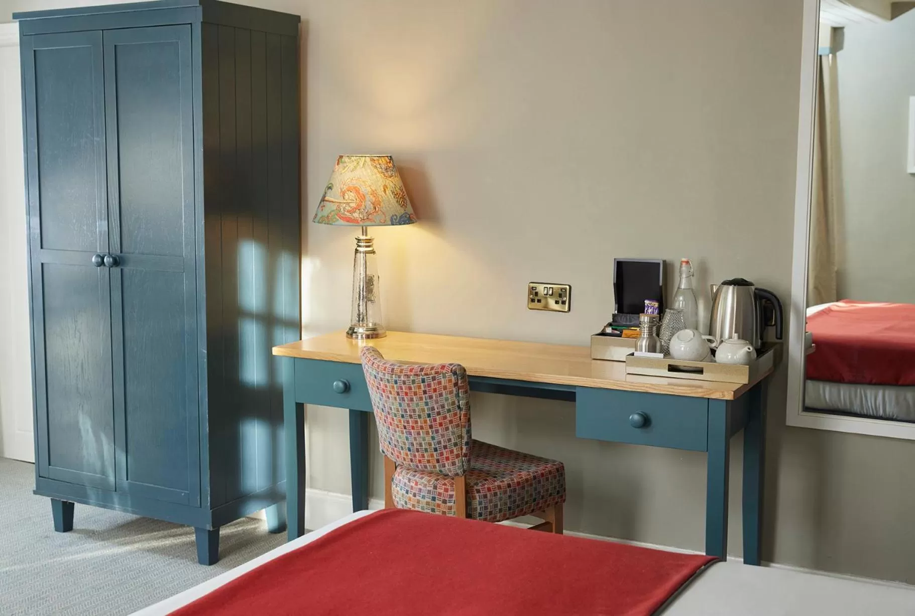 Coffee/tea facilities, Bed in Castle Hotel by Chef & Brewer Collection