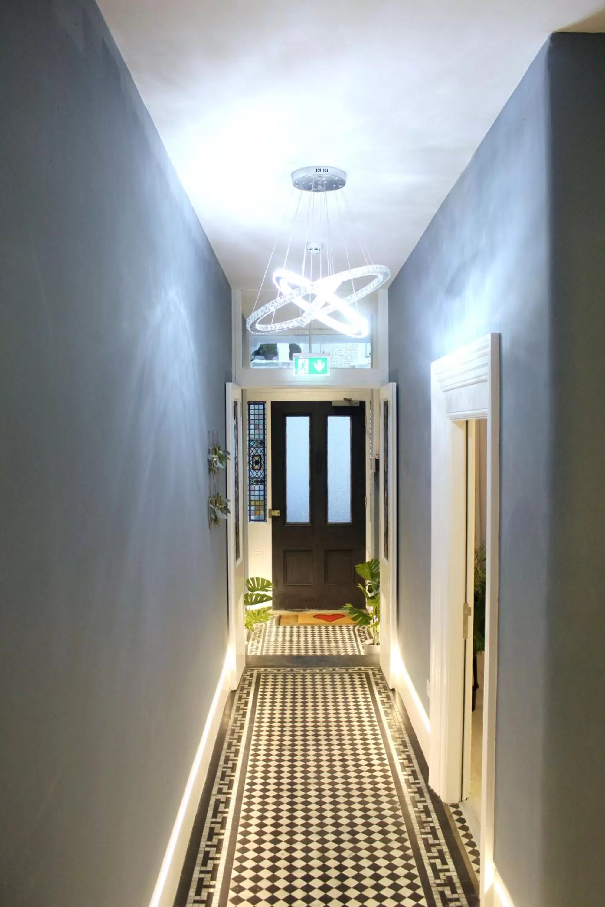 Facade/entrance in CG Kensington