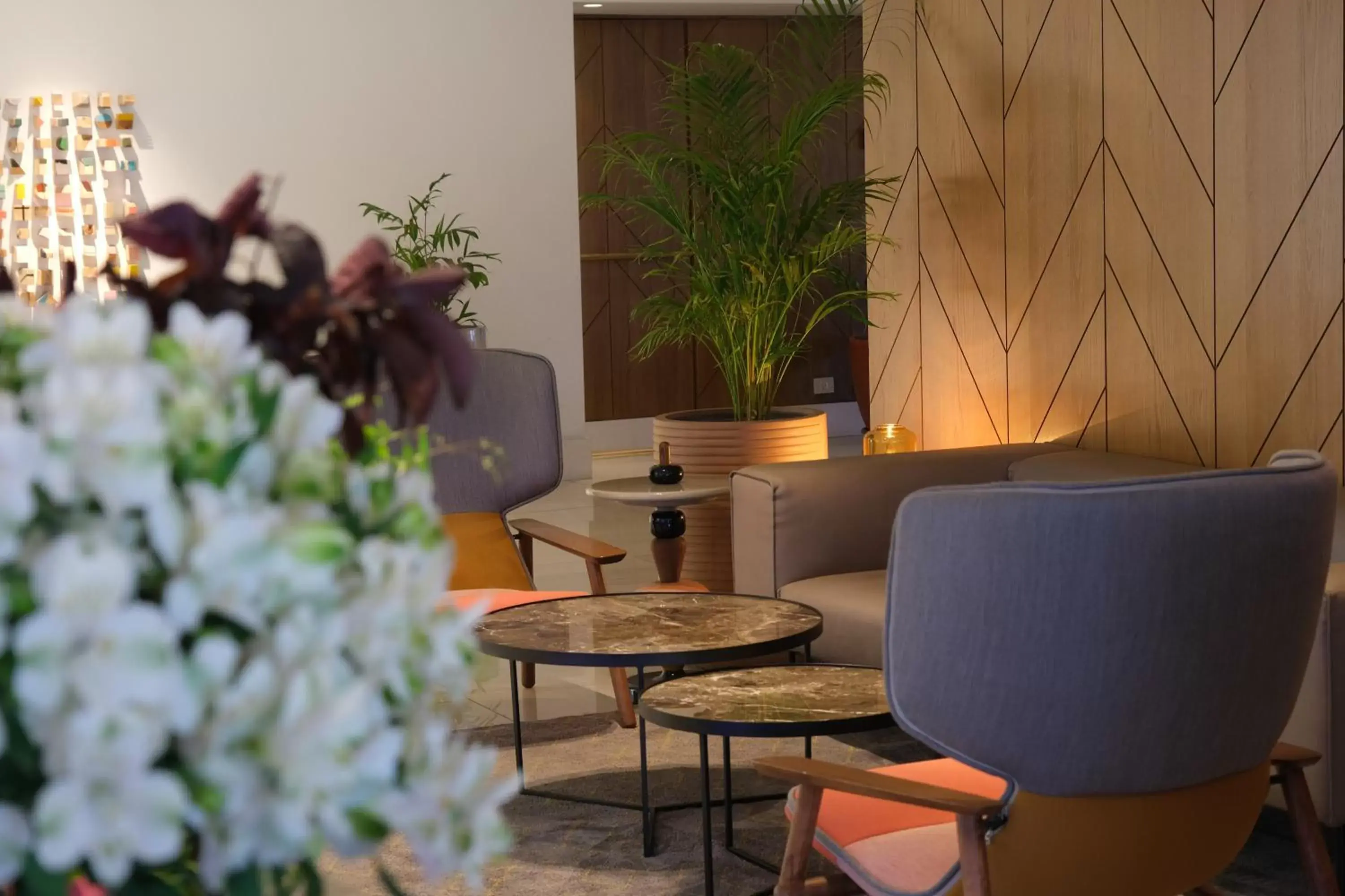 Lobby or reception, Seating Area in Carlton Tel Aviv Hotel – Luxury on the Beach