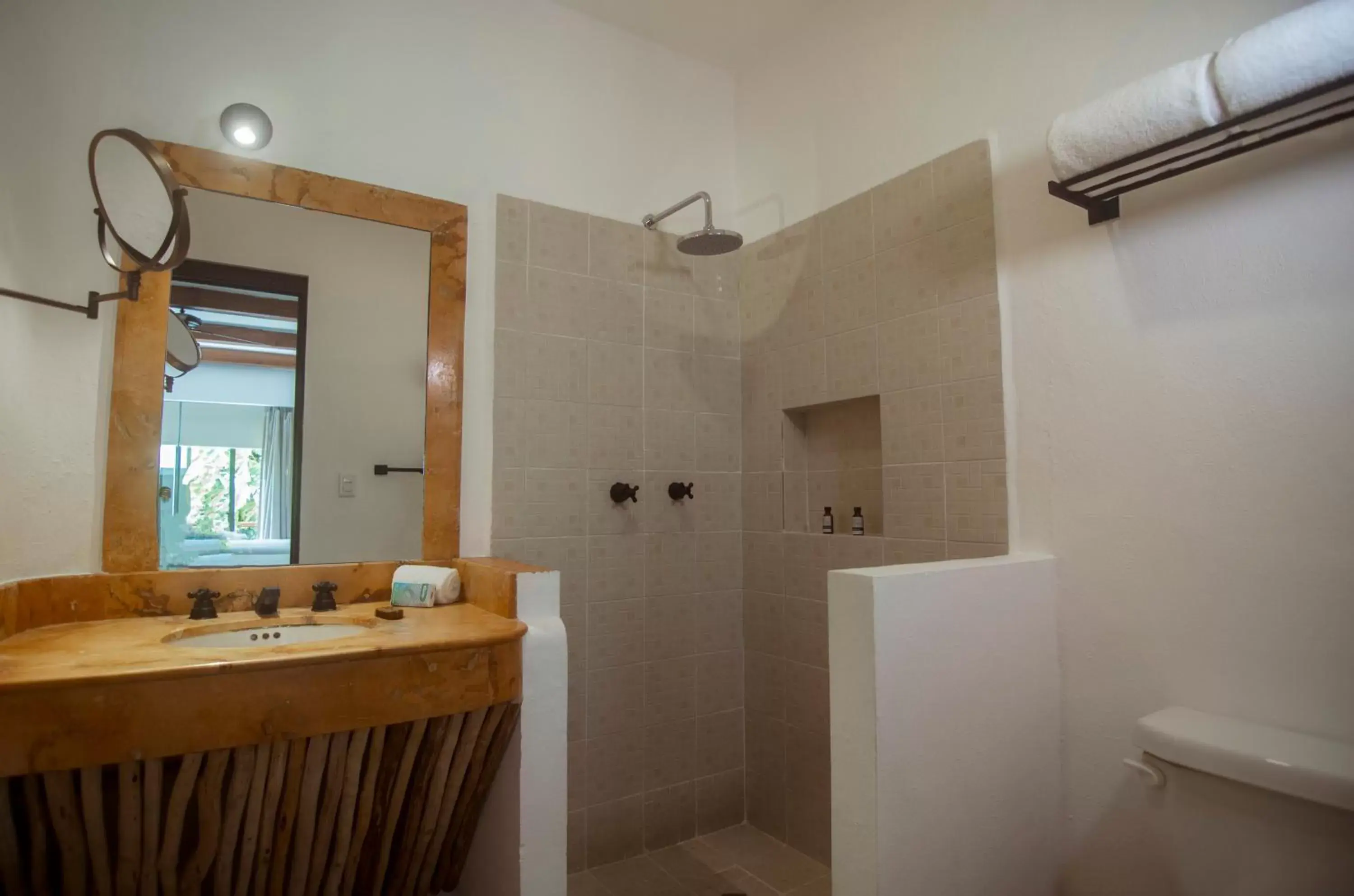 Shower, Bathroom in "5th AVENUE" Banana Boutique Hotel "by BFH"