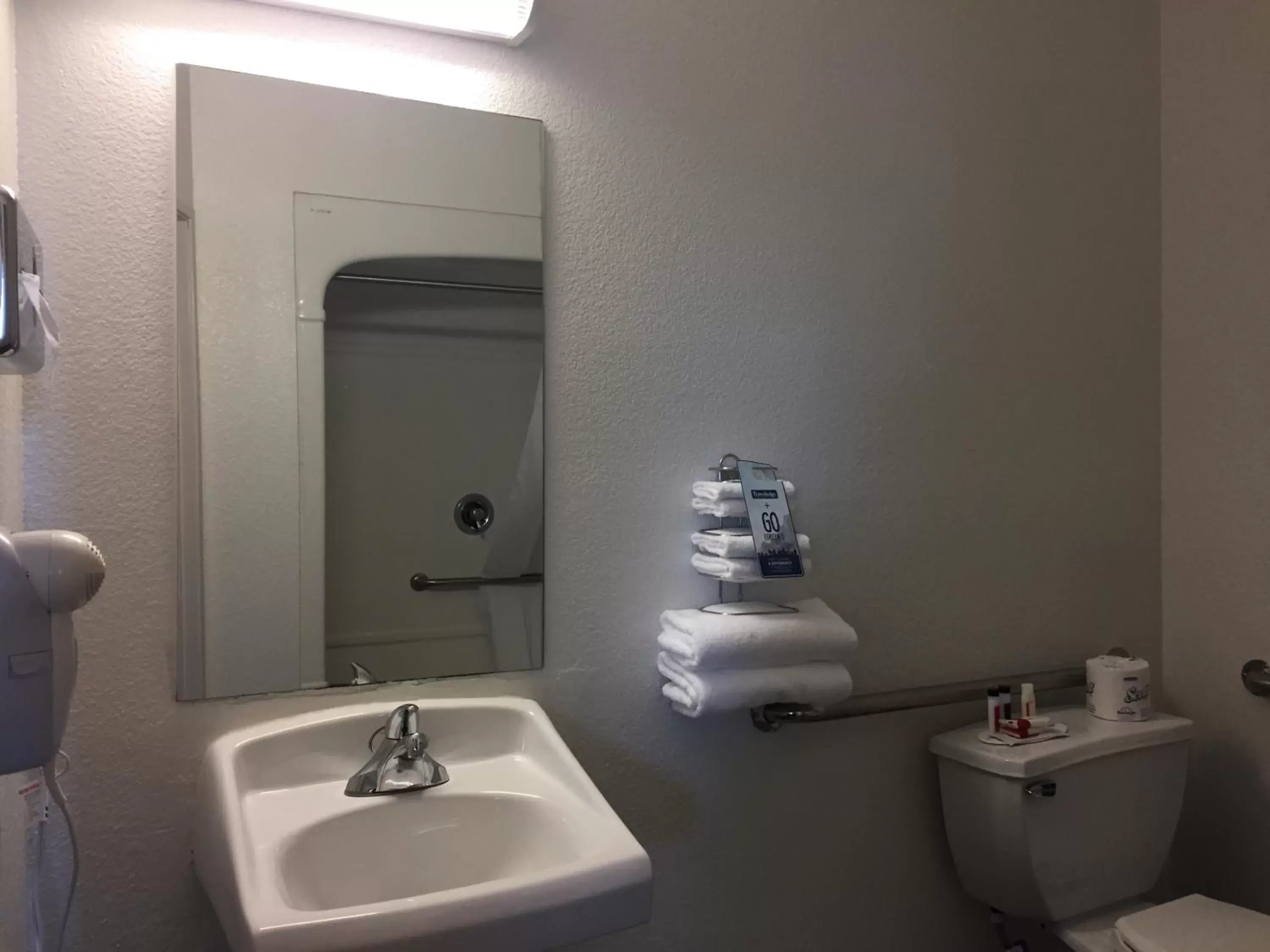 Bathroom in Quality Inn Yuba City-Marysville