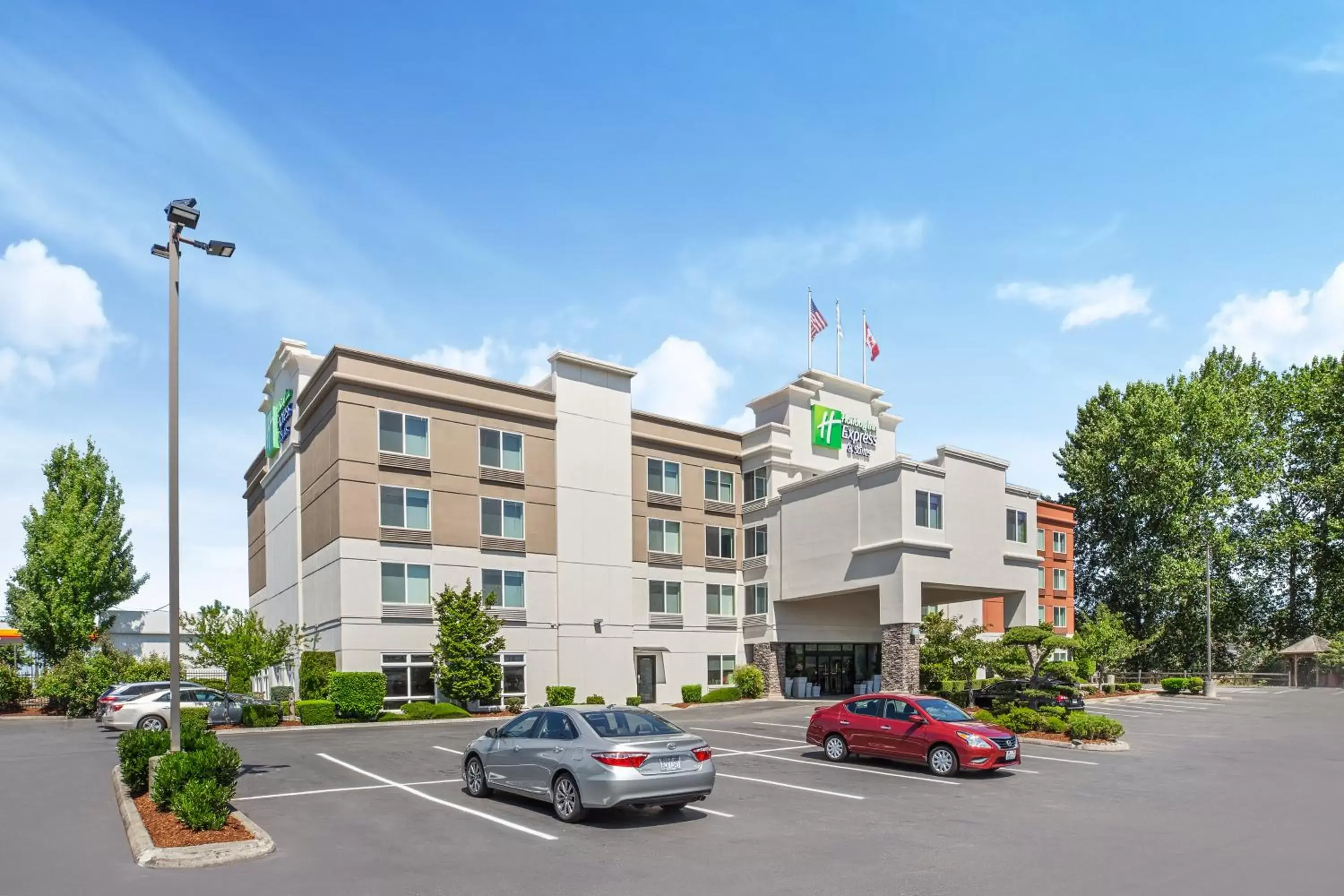 Property Building in Holiday Inn Express Hotel & Suites Tacoma, an IHG Hotel