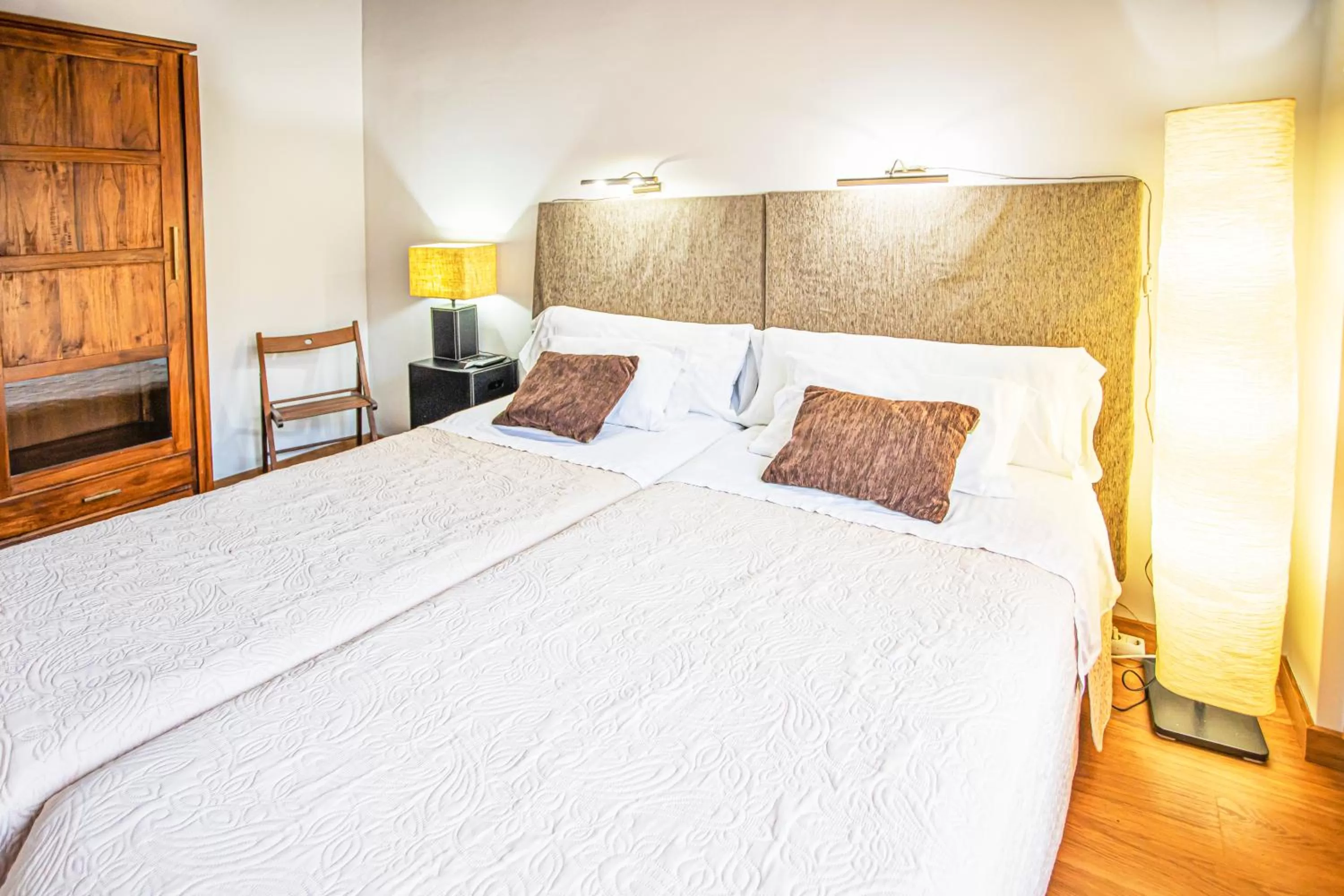 Bedroom, Bed in LA CASONA Encanto Rural - ApartaHotel SPA Llanes