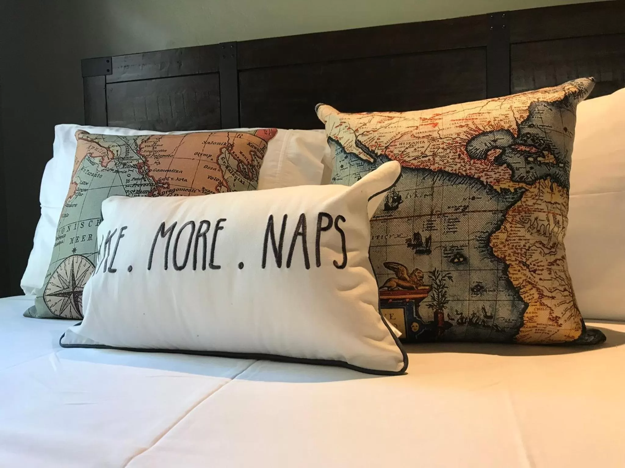 Bed in The Grand Idyllwild Lodge