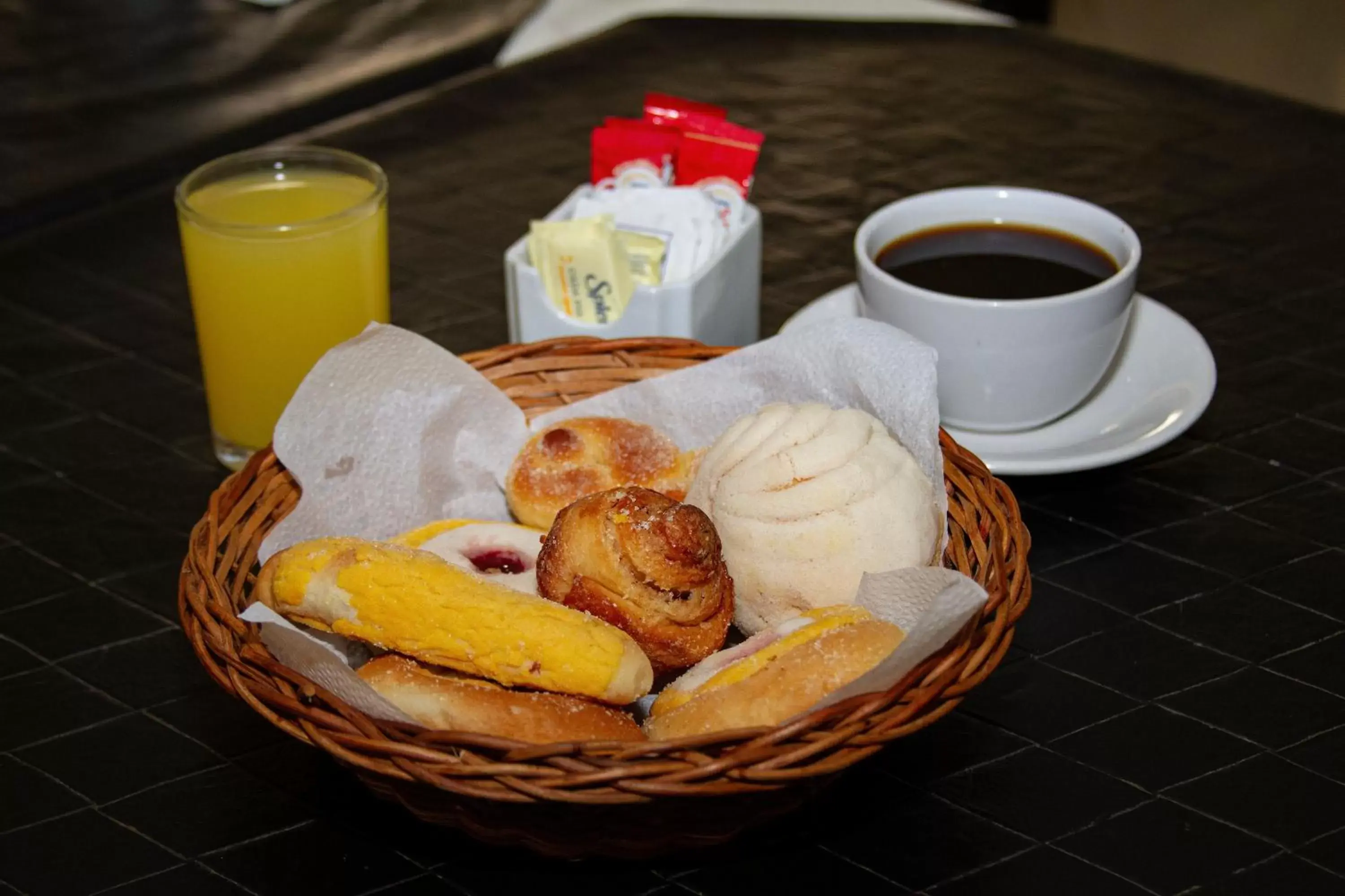 Restaurant/places to eat, Breakfast in Hotel Baez Paraiso