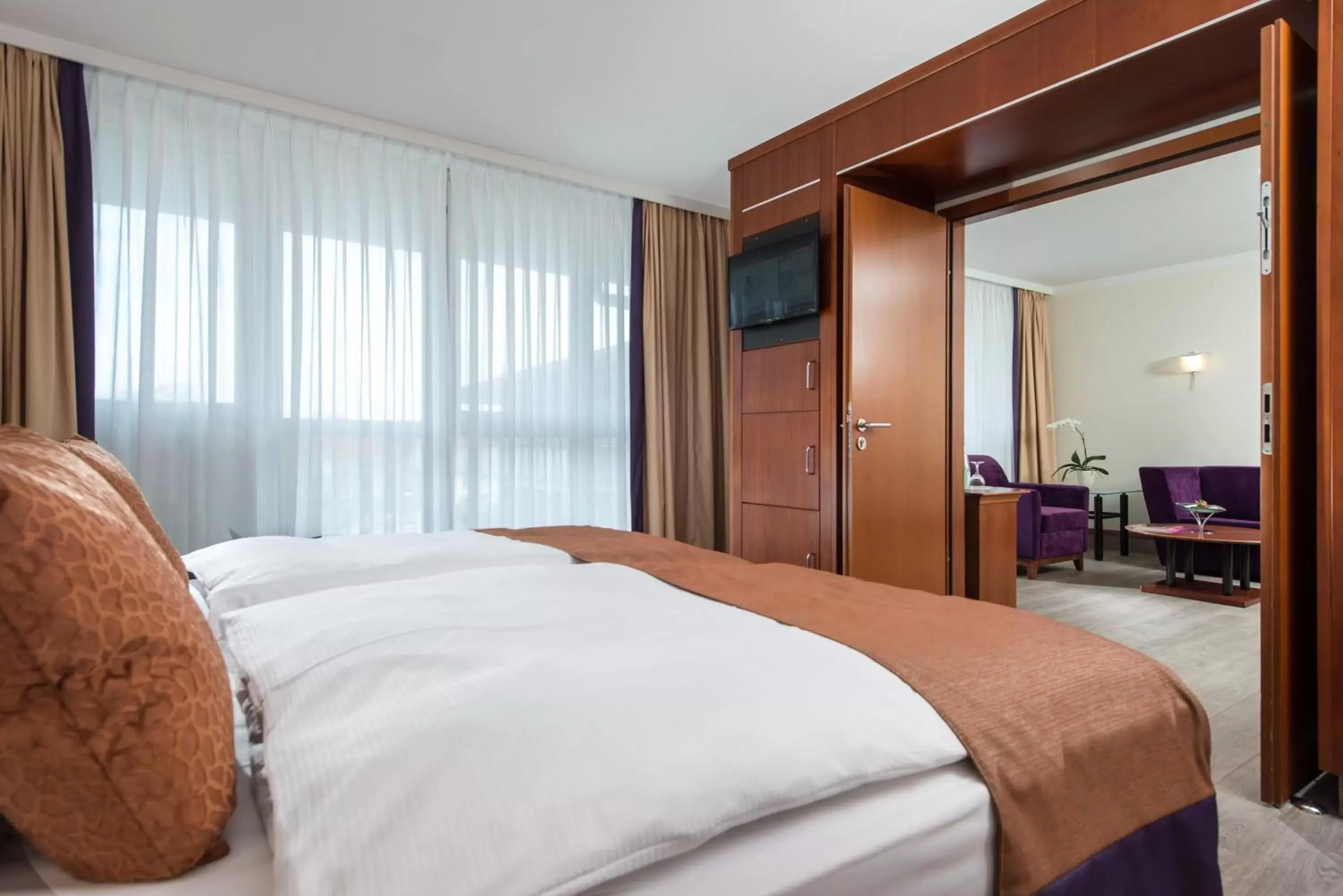 Photo of the whole room, Bed in Radisson Blu Park Hotel & Conference Centre Photo of the whole room, Bed in Radisson Blu Park Hotel & Conference Centre