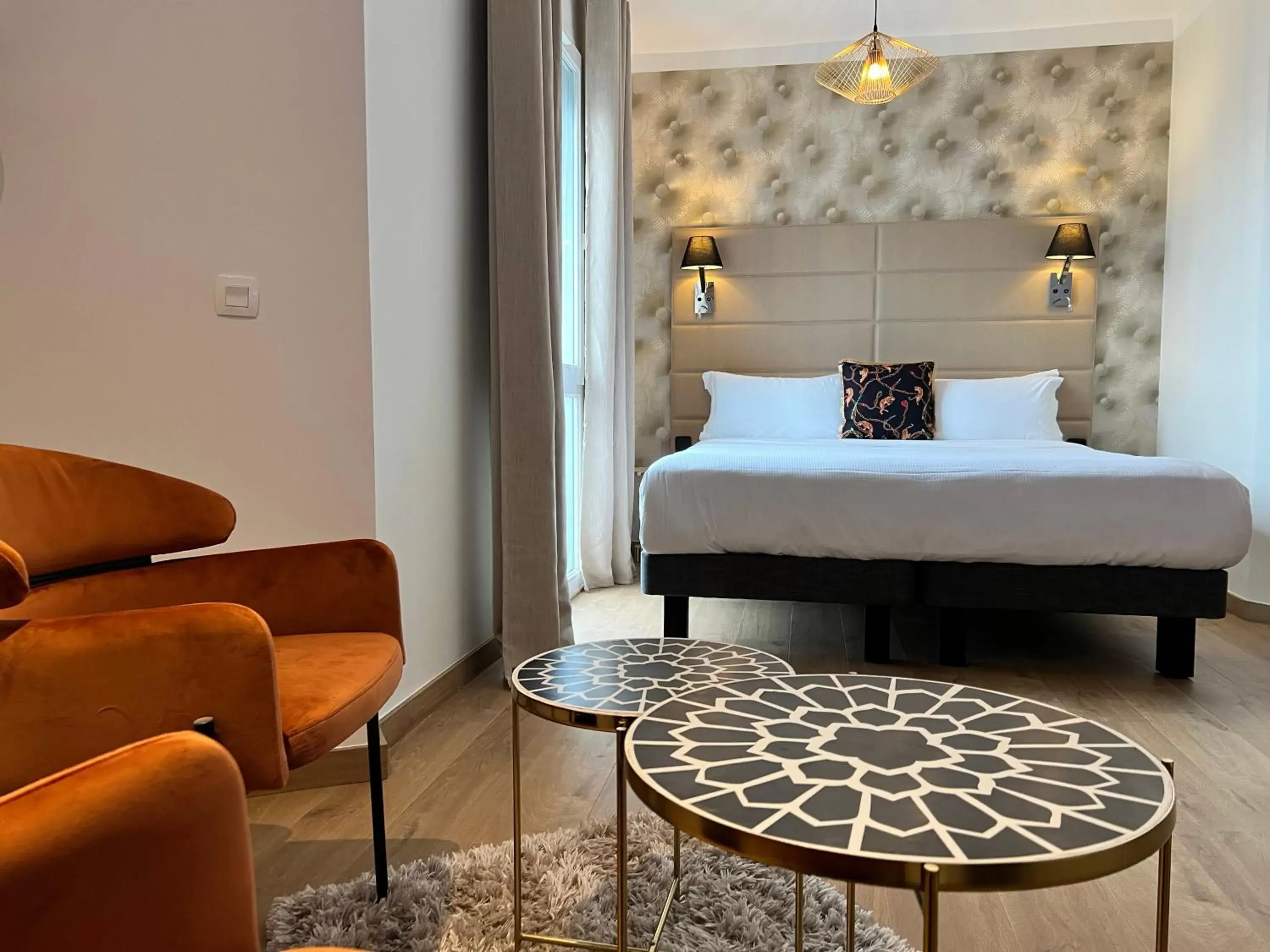 Bedroom, Bed in Hôtel La Villa Cannes