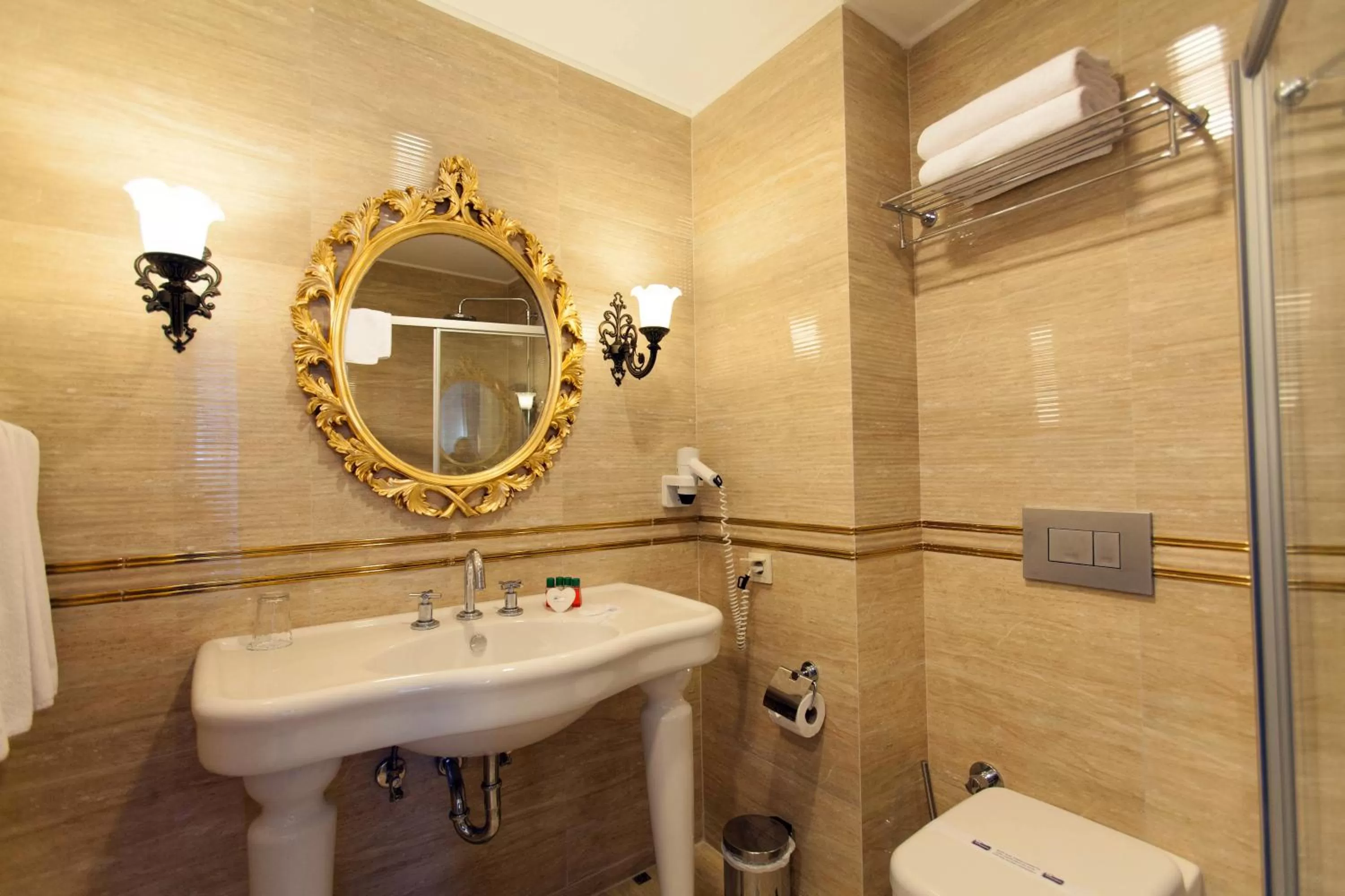 Bathroom in Aspen Hotel Kaleiçi