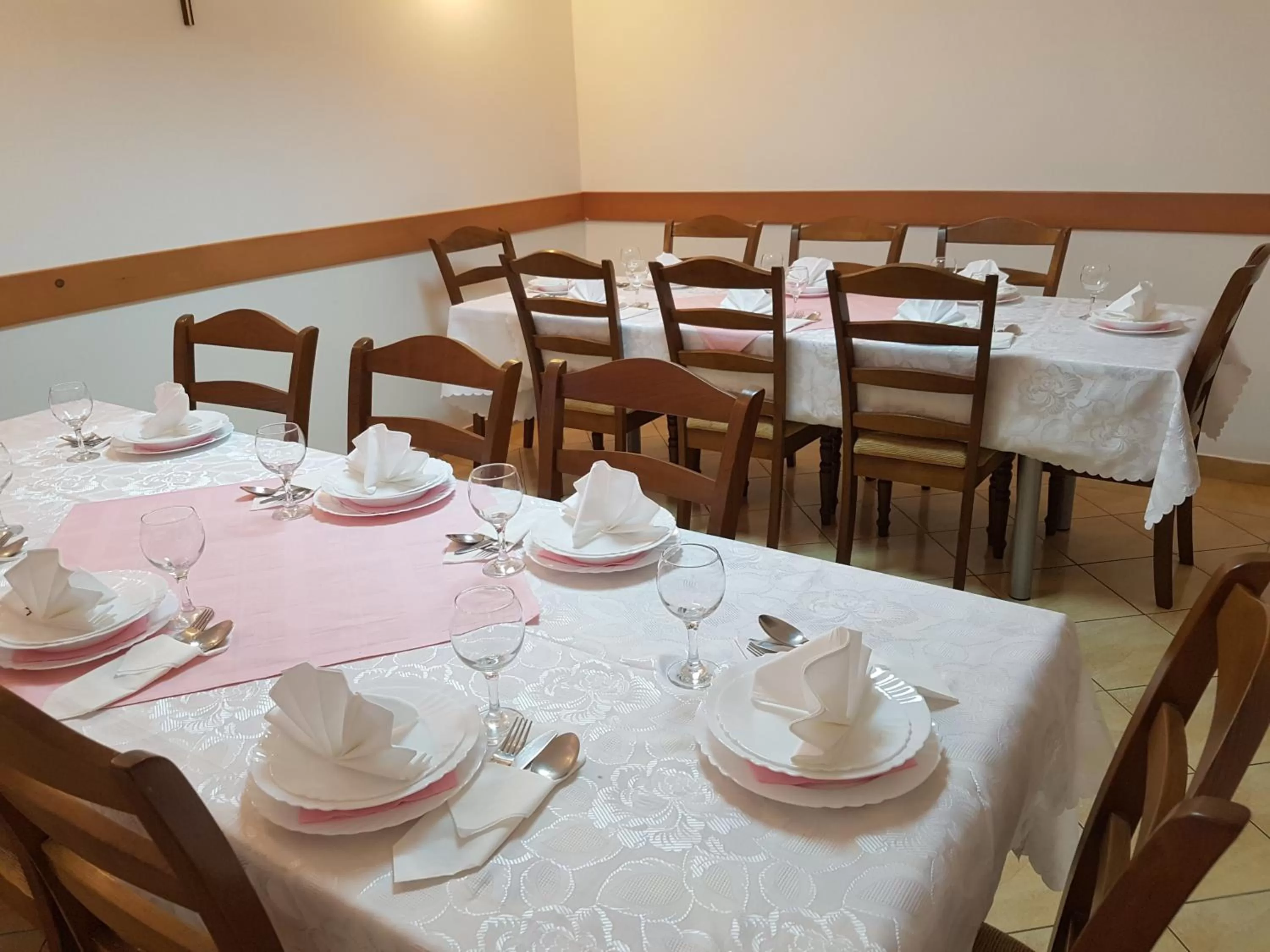 Restaurant/Places to Eat in Villa Olga