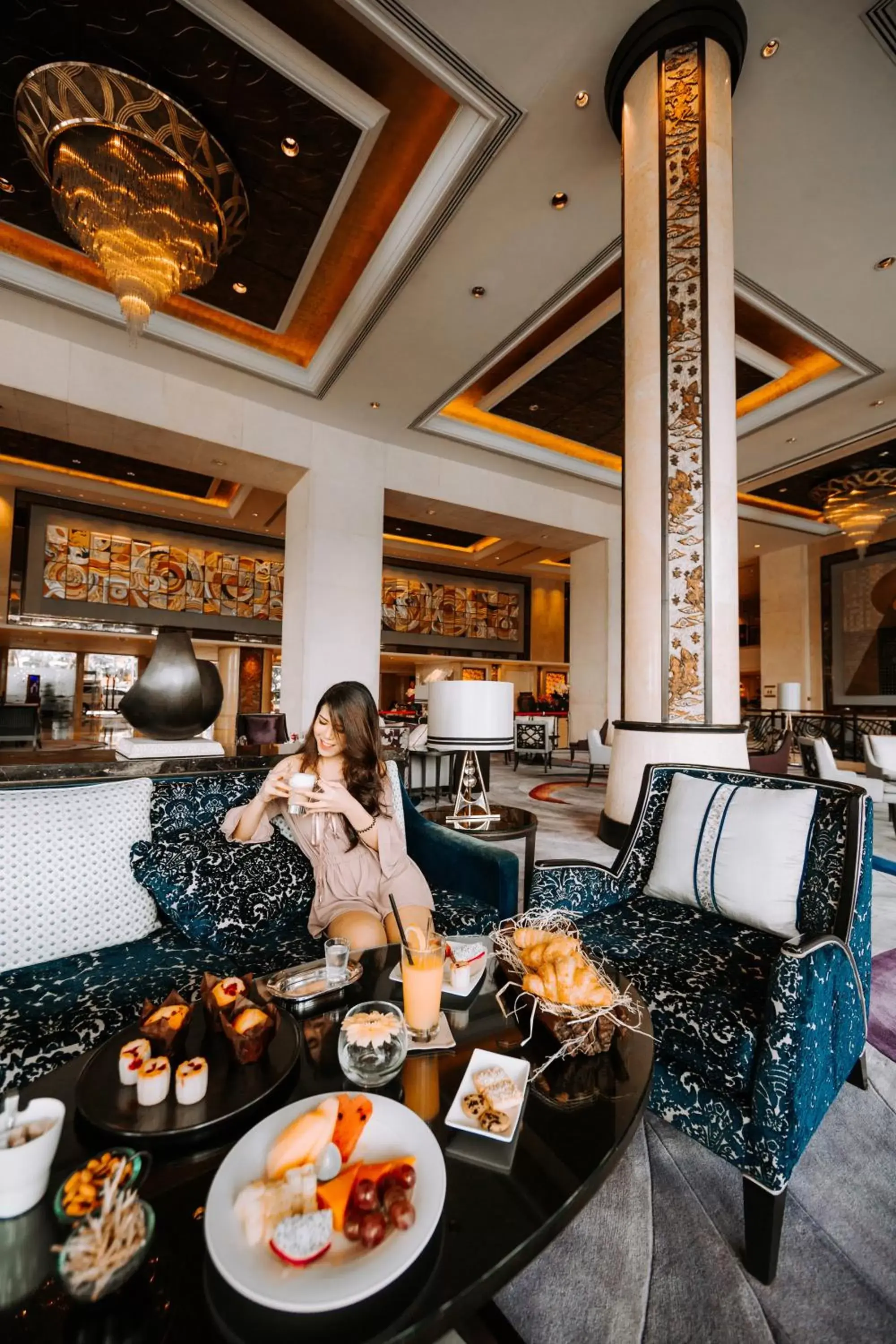 Lounge or bar in Shangri-La Bangkok