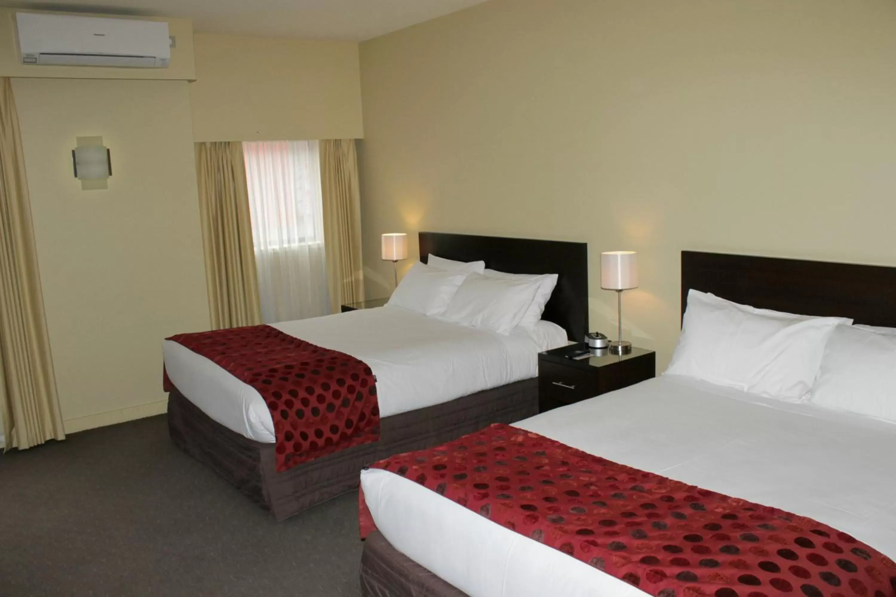 Standard Double Room with 2 Queen Beds in City Views Ballarart Standard Double Room with 2 Queen Beds in City Views Ballarart