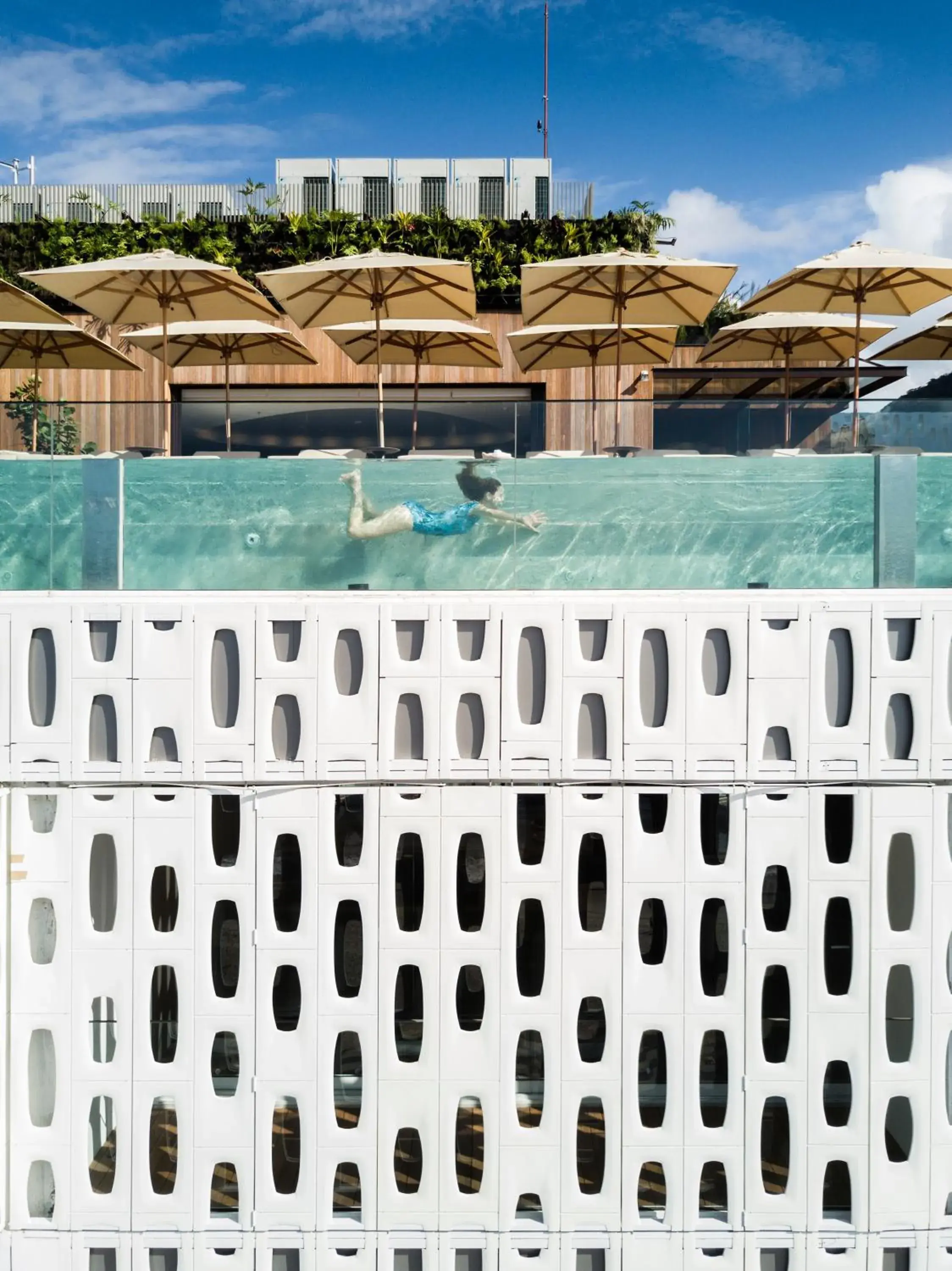 Swimming pool in Emiliano Hotel Rio de Janeiro