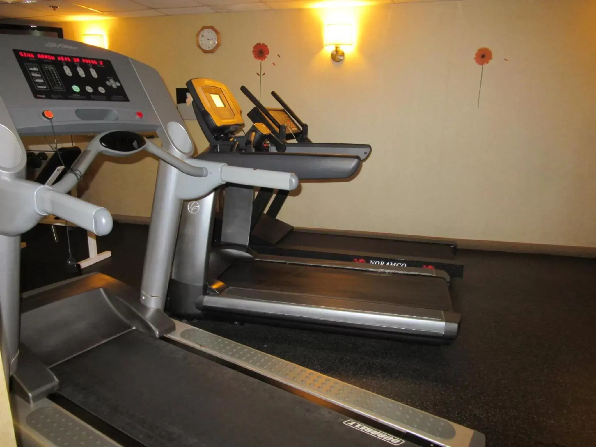 Fitness centre/facilities, Fitness Center/Facilities in Atrium Hotel and Suites DFW Airport