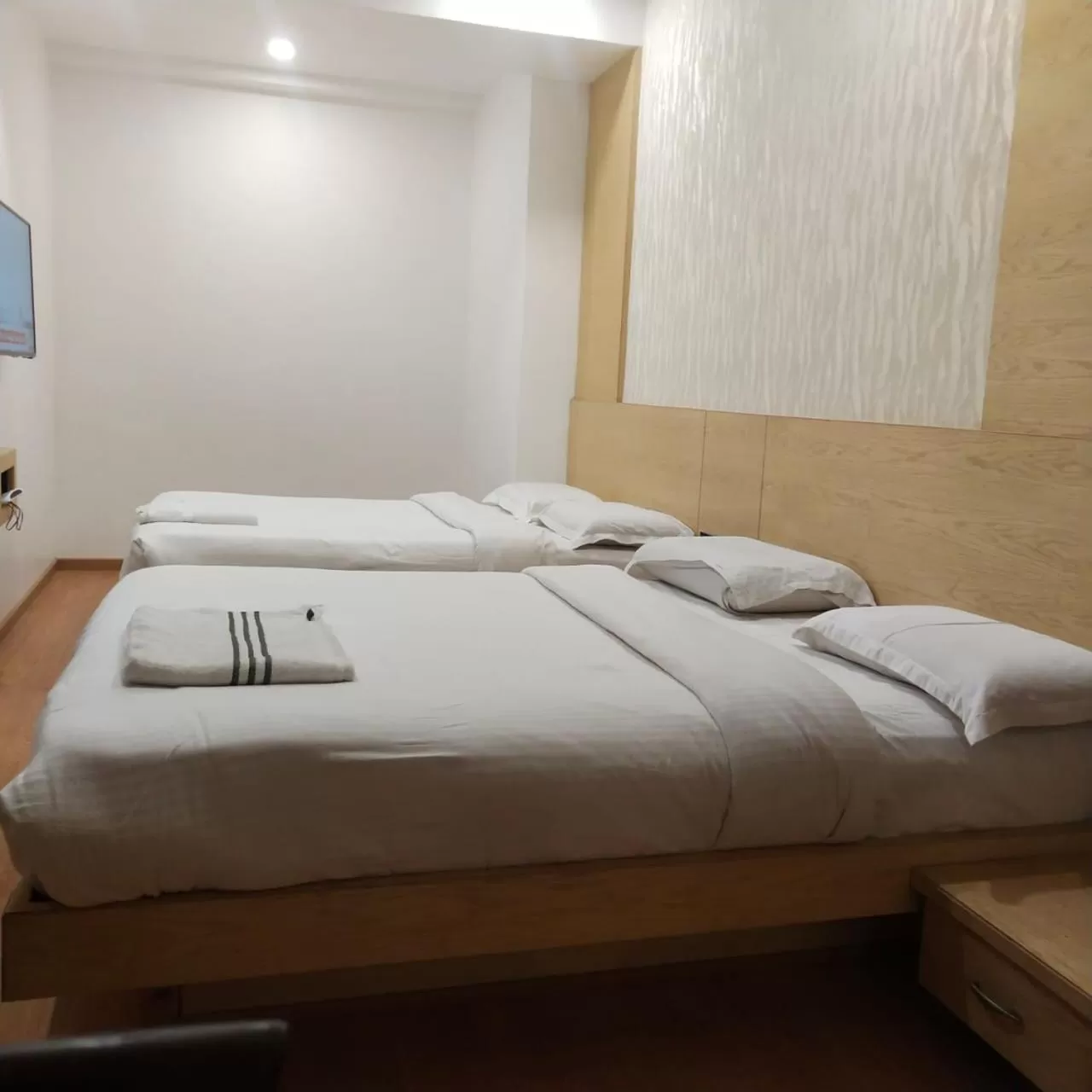 Photo of the whole room, Bed in PPH Living Railotel Coimbatore