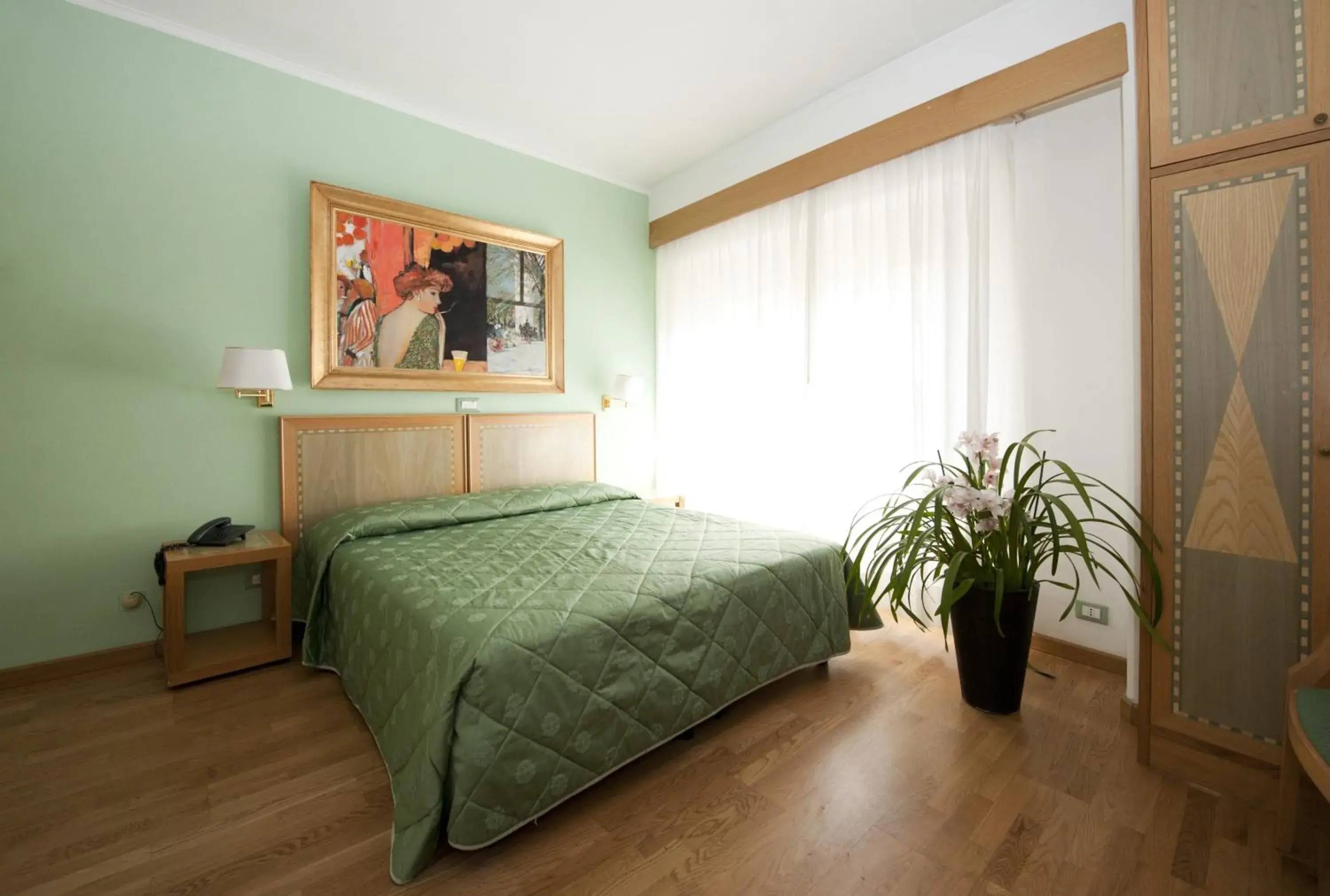 Superior Double Room in Hotel Touring Superior Double Room in Hotel Touring