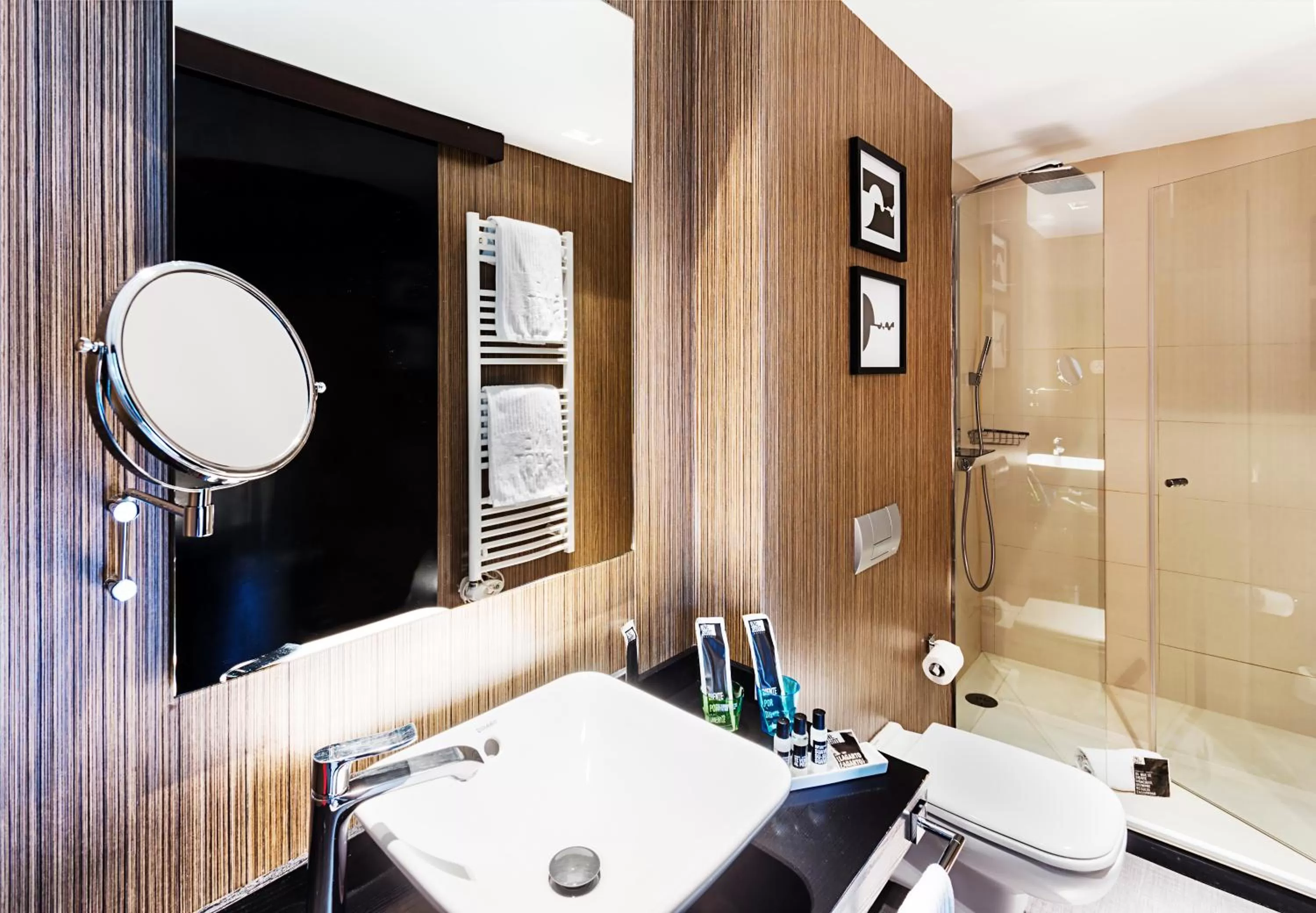 Shower in One Shot Luchana