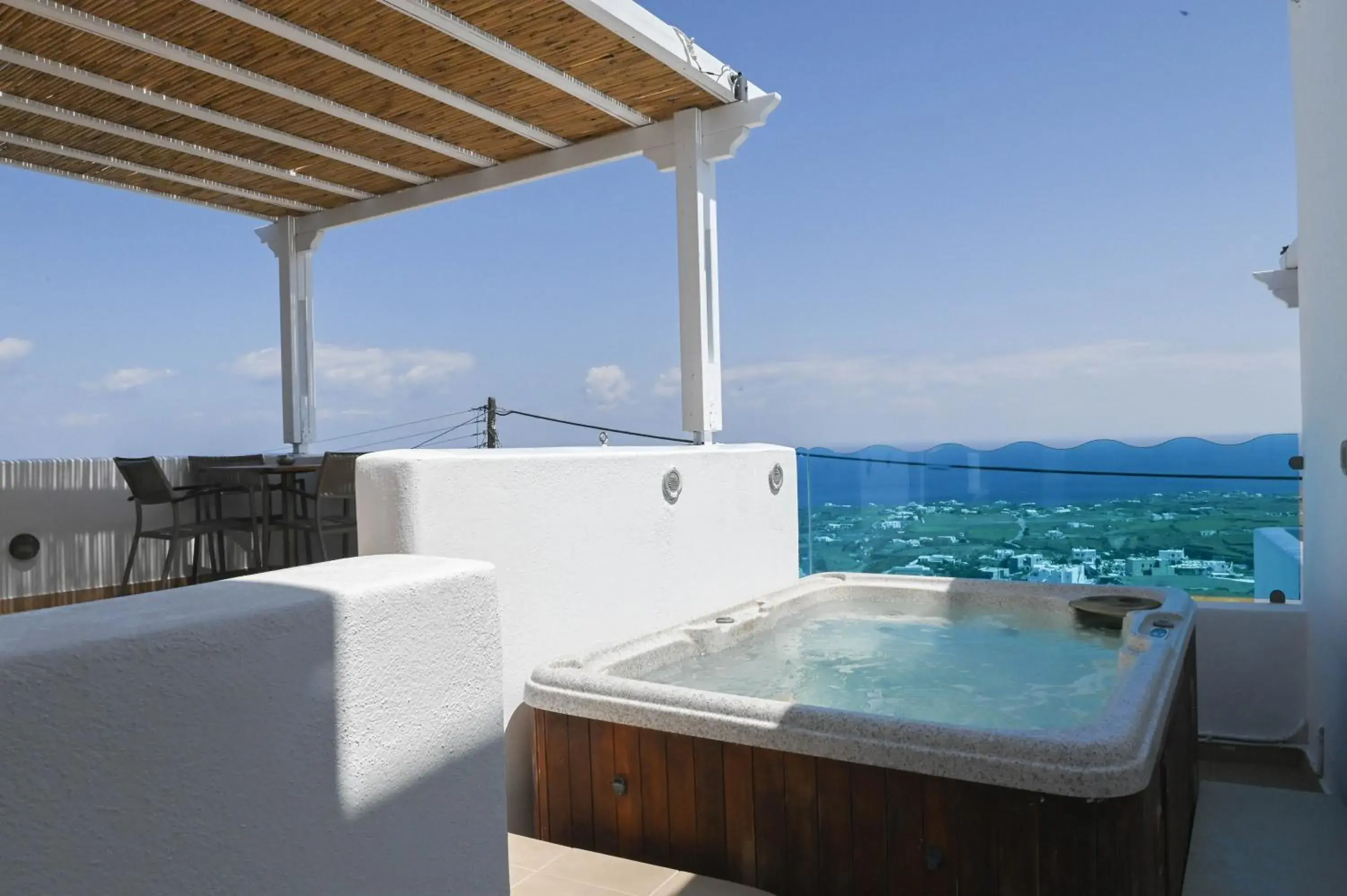 Hot Tub in Amerisa Suites