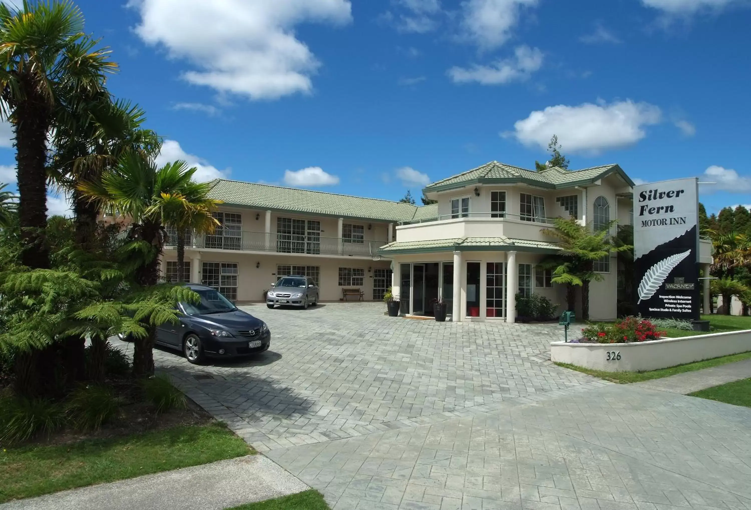 Facade/entrance, Property Building in Silver Fern Rotorua Suites & Spa