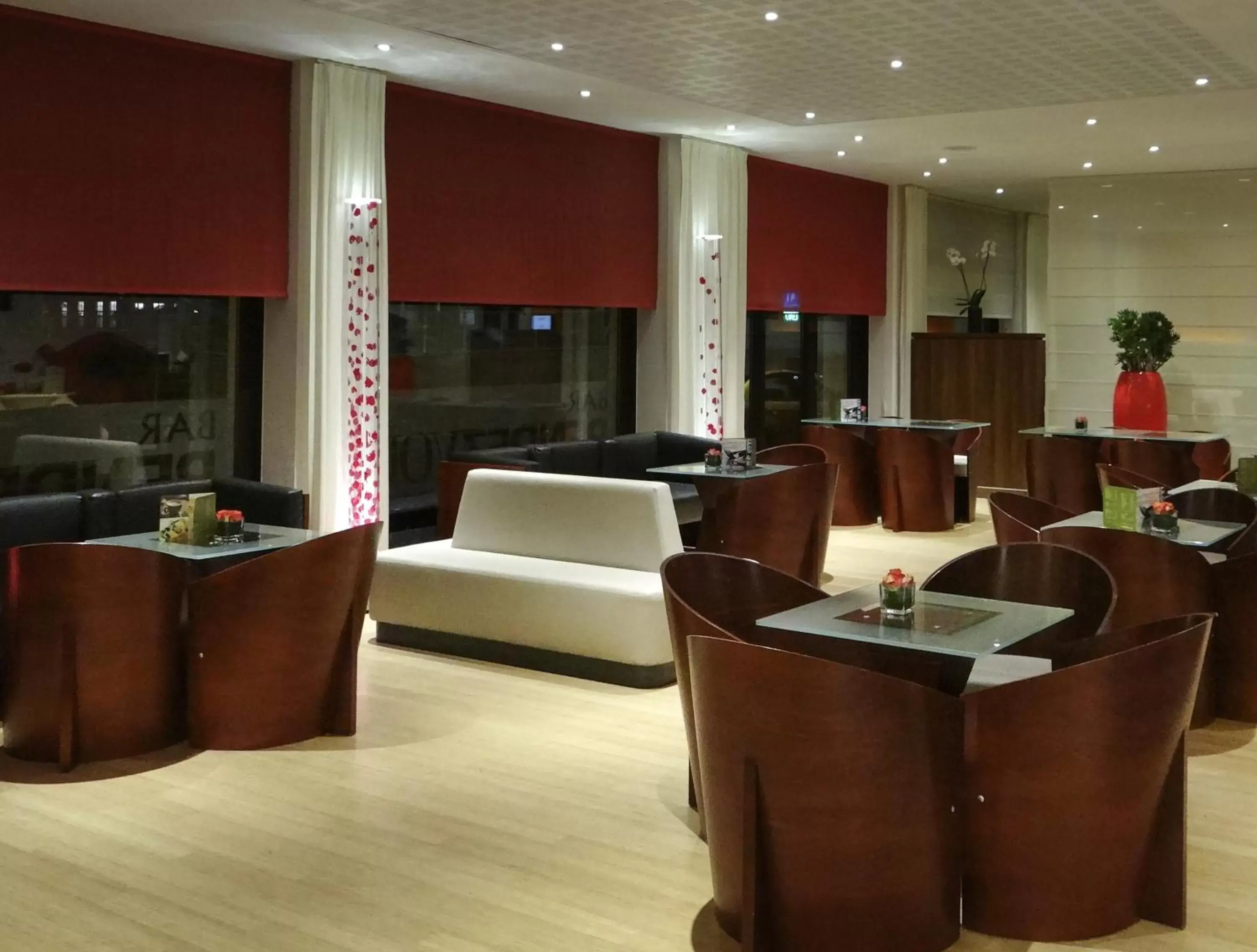 Lounge or bar, Lobby/Reception in ibis Antwerpen Centrum