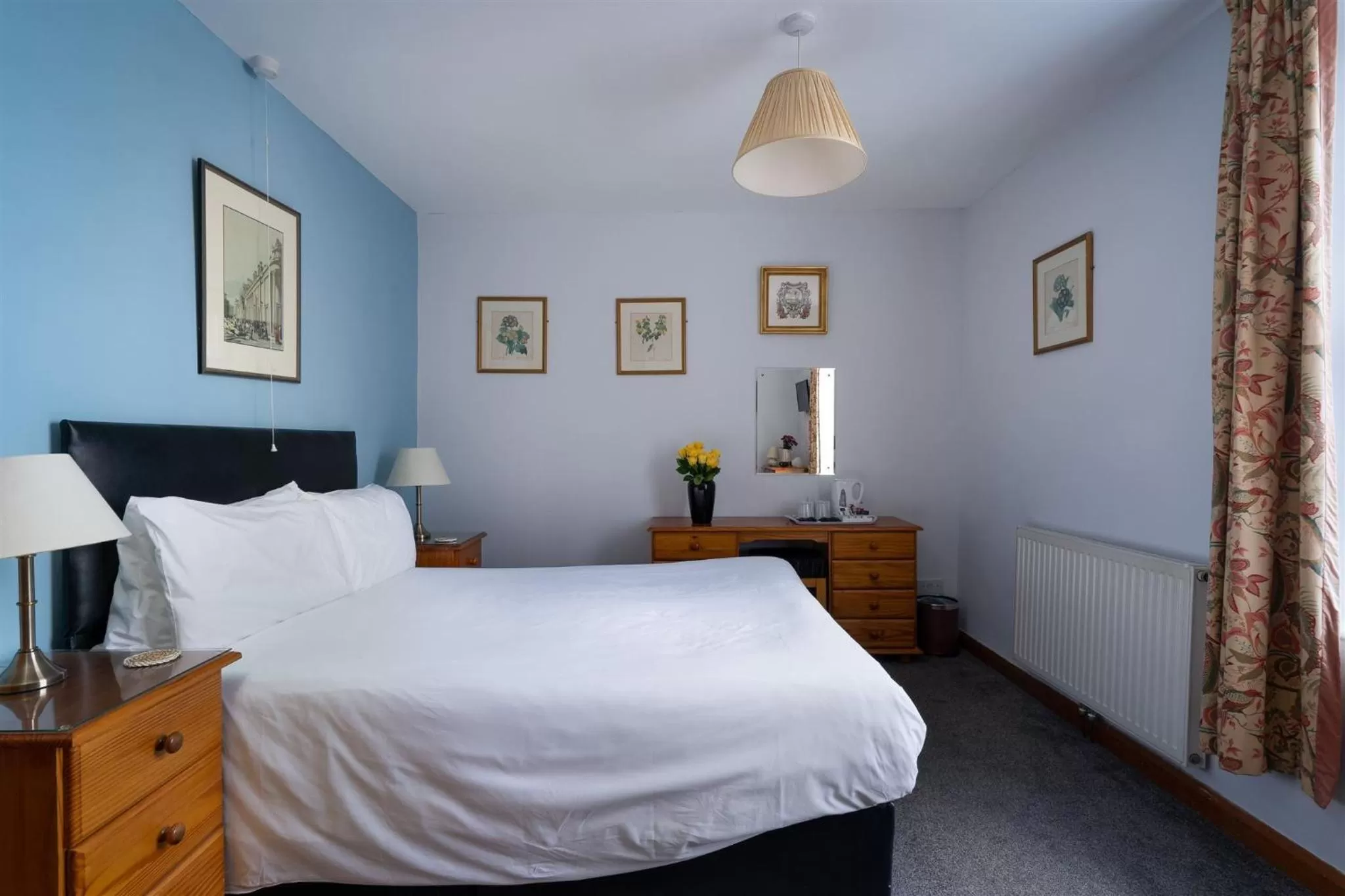 Bedroom, Bed in The Old Ship Aground