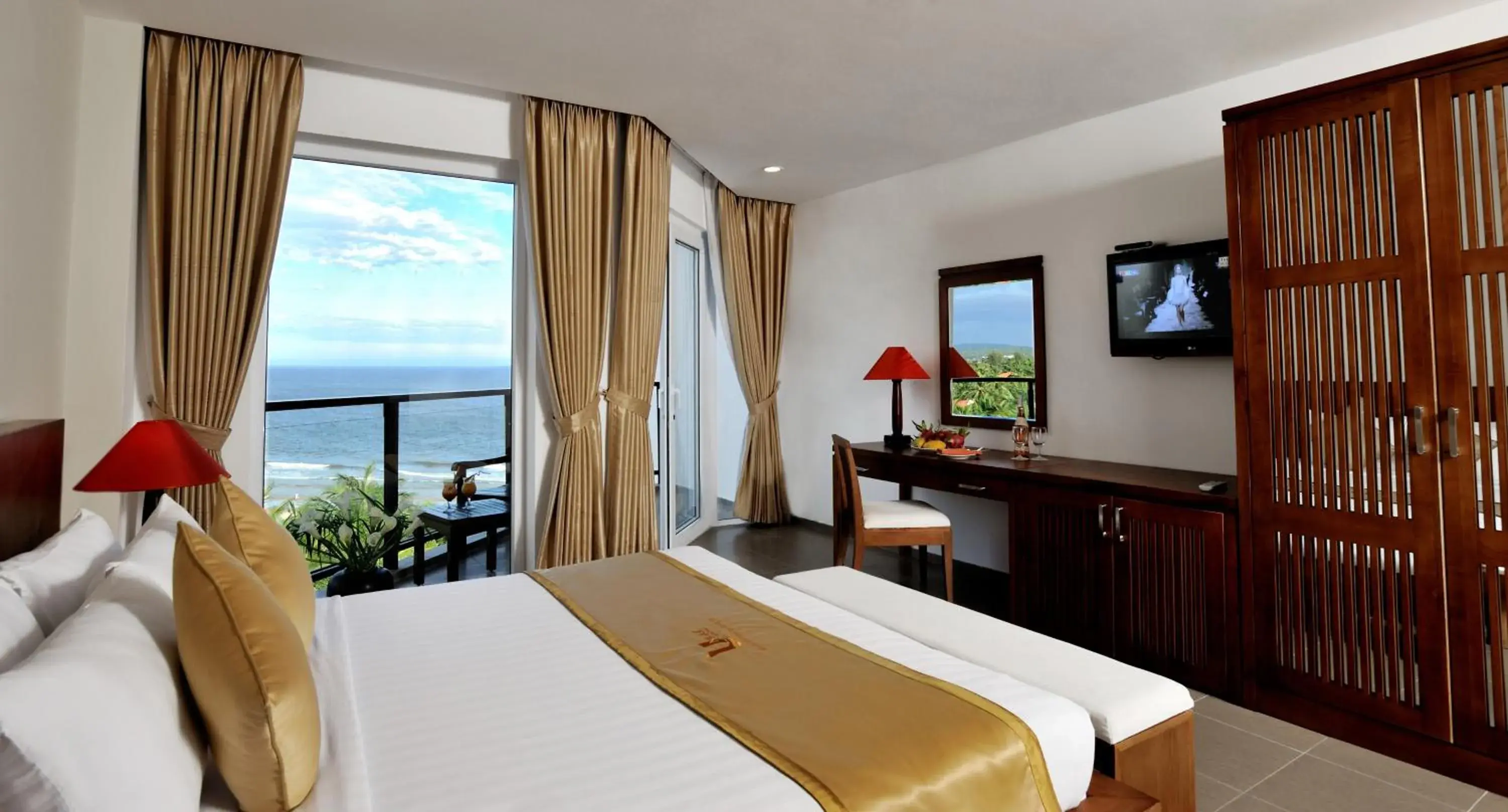 Bed, Sea View in Unique Mui Ne Resort and Spa
