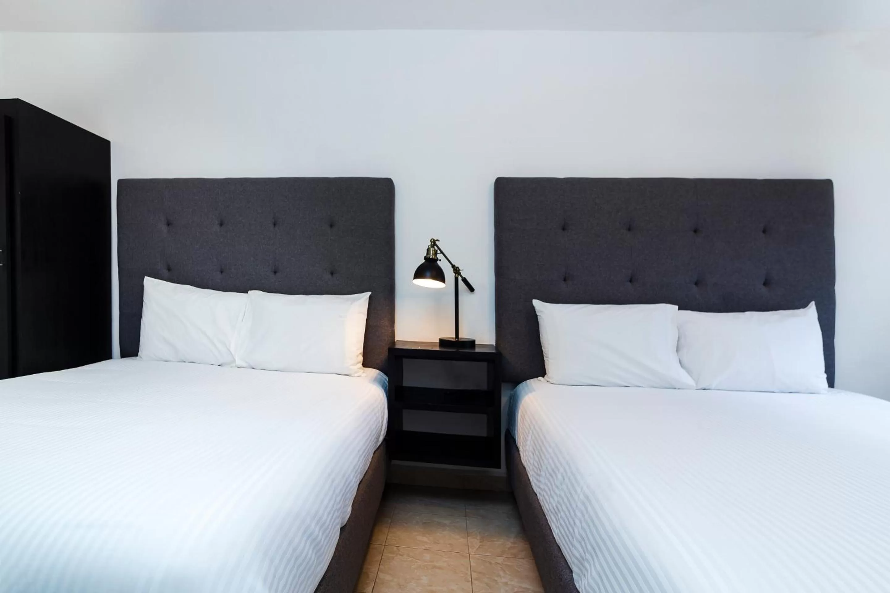 Photo of the whole room, Bed in San José Suites Boutique