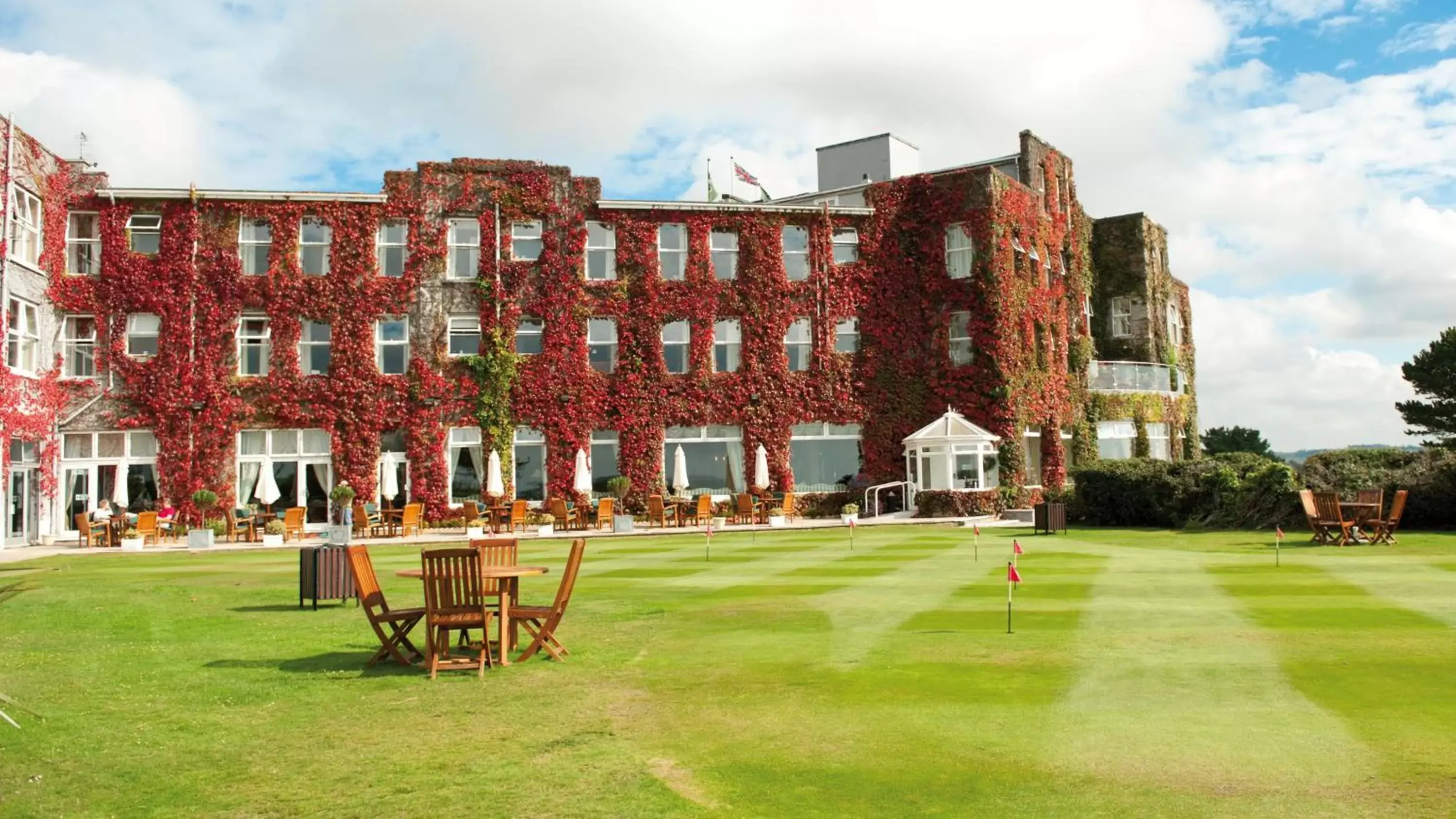 Facade/entrance in The Carlyon Bay Hotel and Spa Facade/entrance in The Carlyon Bay Hotel and Spa