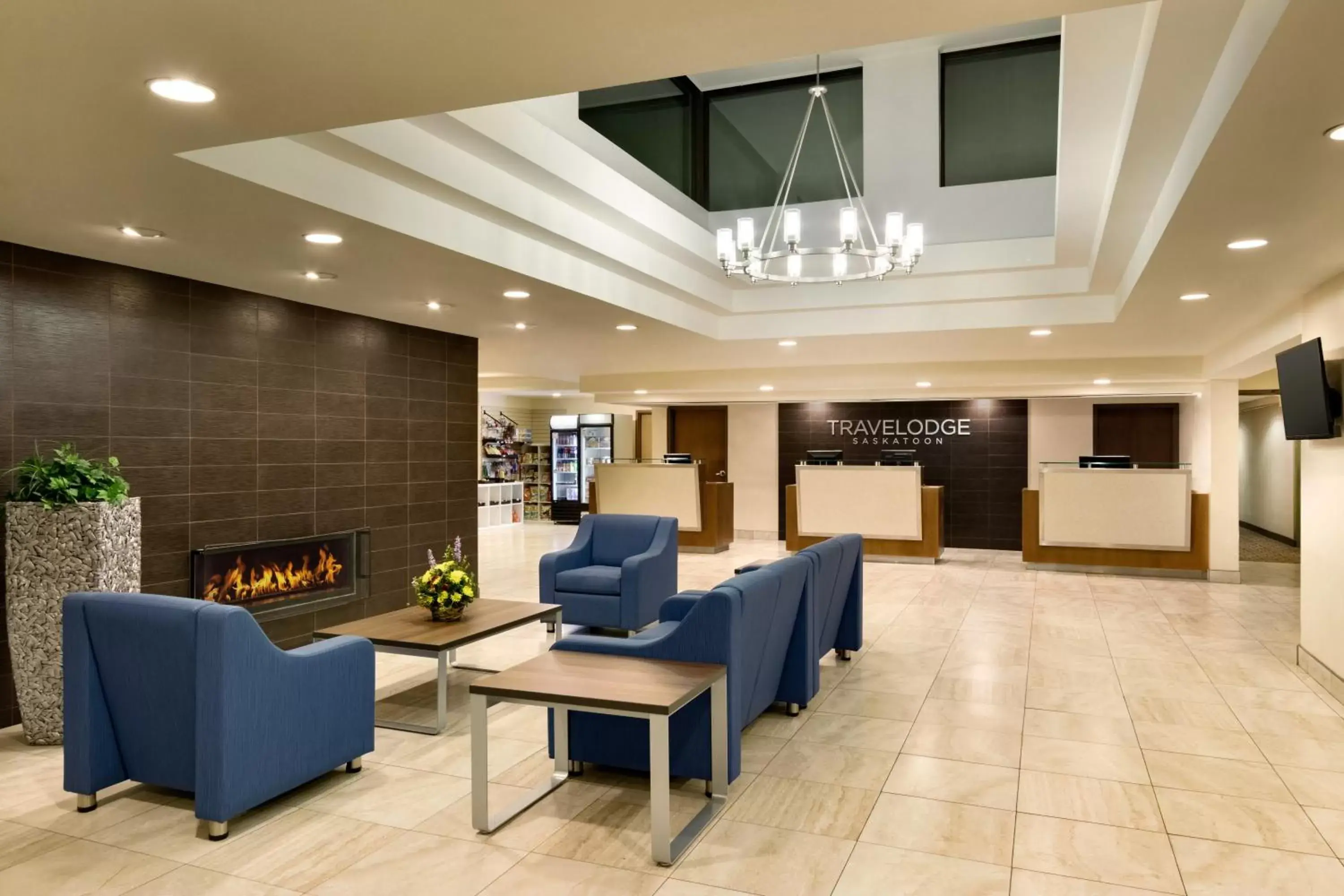 Lobby or reception in Travelodge Hotel by Wyndham Saskatoon