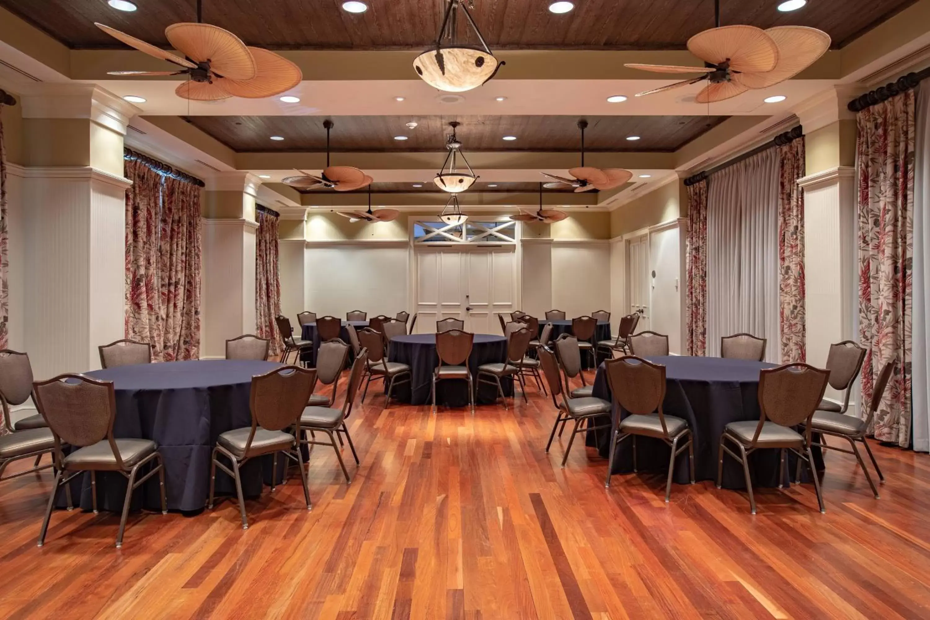Meeting/conference room, Restaurant/Places to Eat in Celebration Hotel