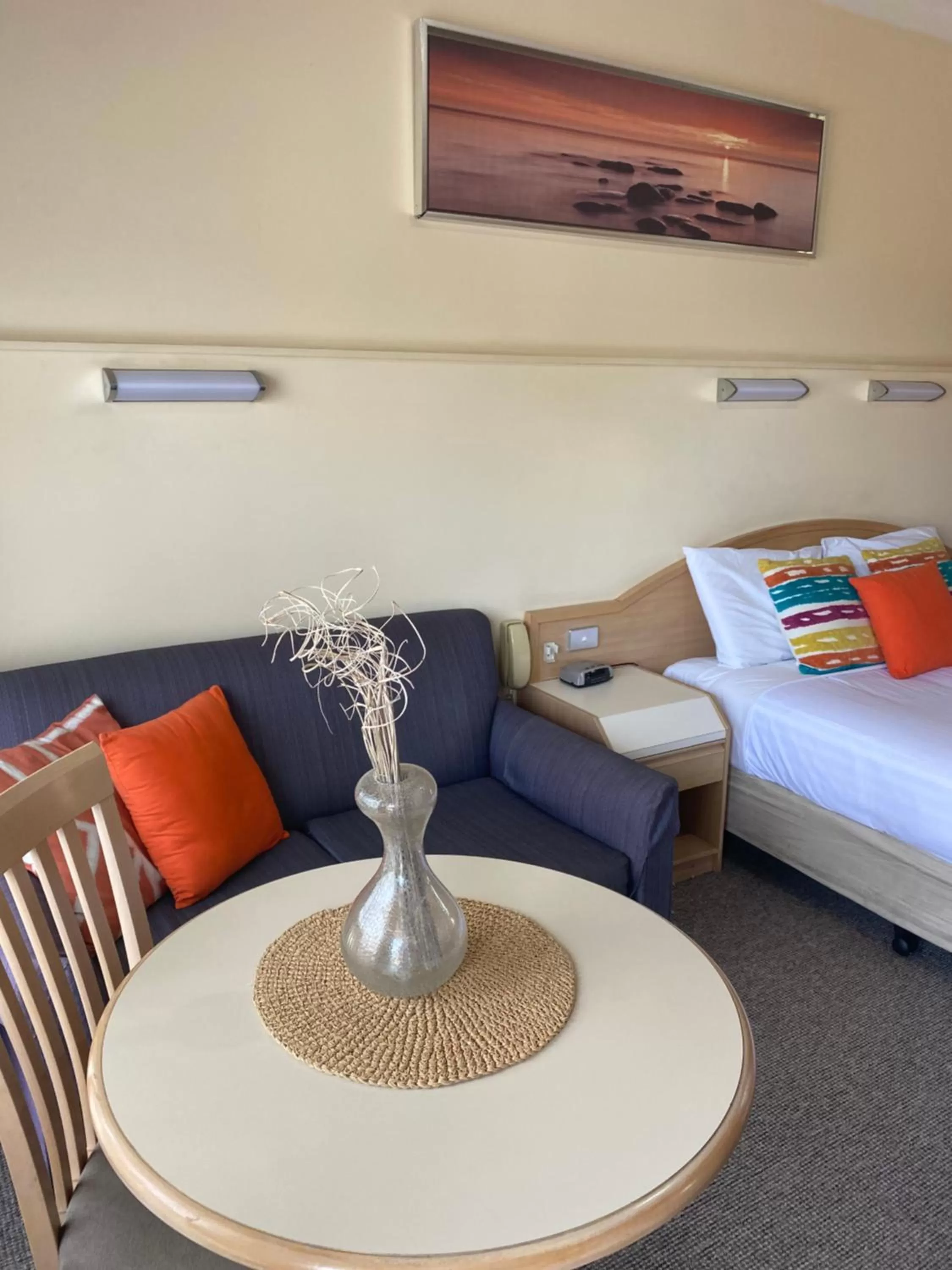 Bed in Marriott Park Motel