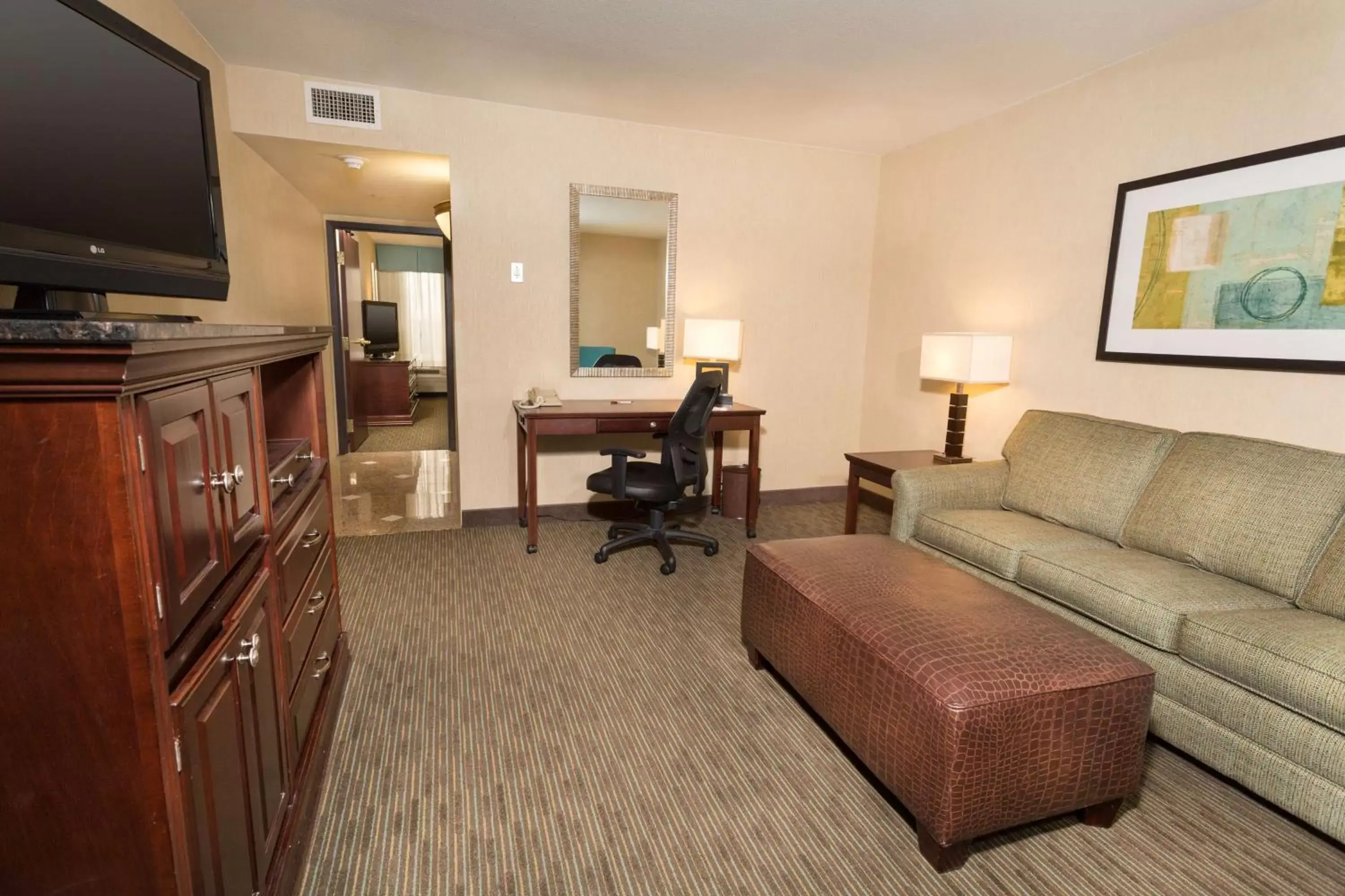 Photo of the whole room in Drury Inn & Suites Detroit Troy