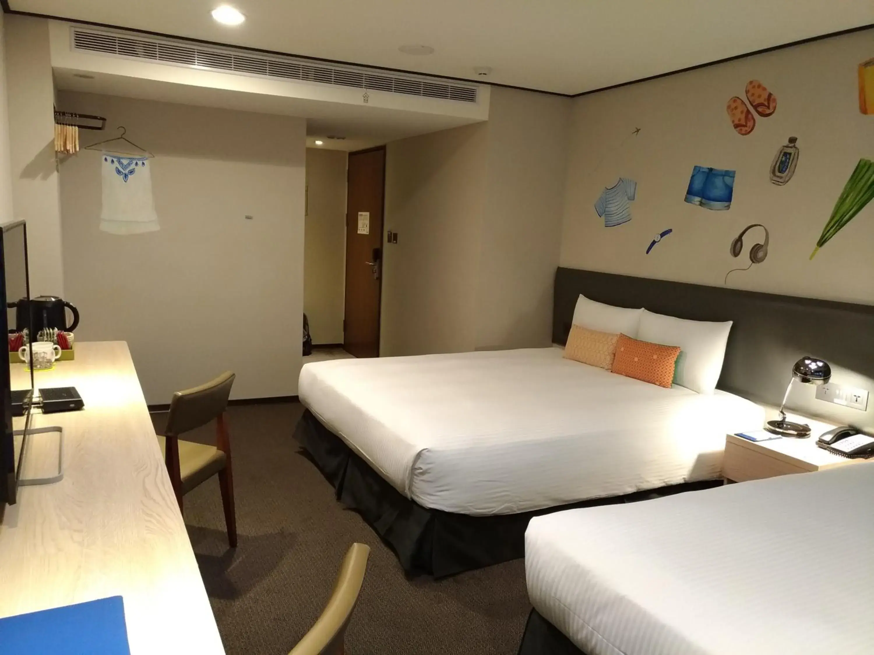 Photo of the whole room, Bed in Energy Inn