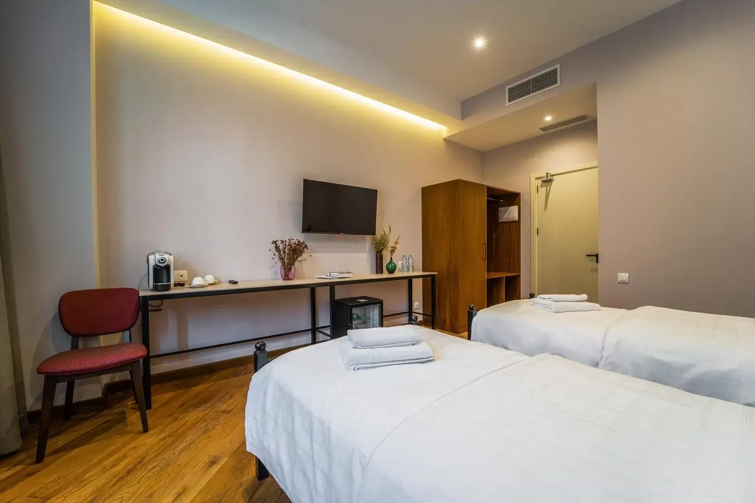 Twin Room - Disability Access in Makmani Boutique Hotel by DNT Group Twin Room - Disability Access in Makmani Boutique Hotel by DNT Group