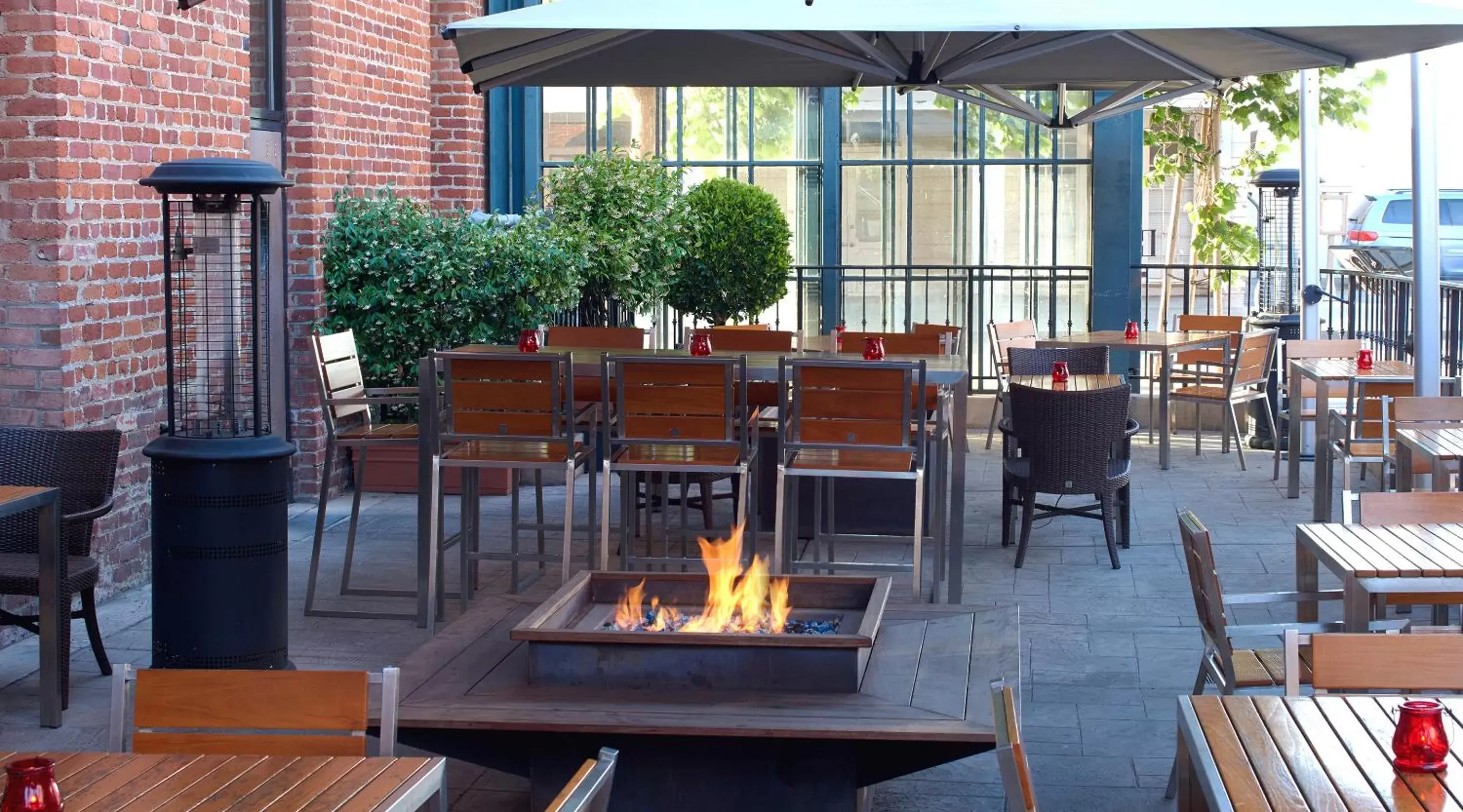 Patio, Restaurant/Places to Eat in Argonaut Hotel, a Noble House Hotel