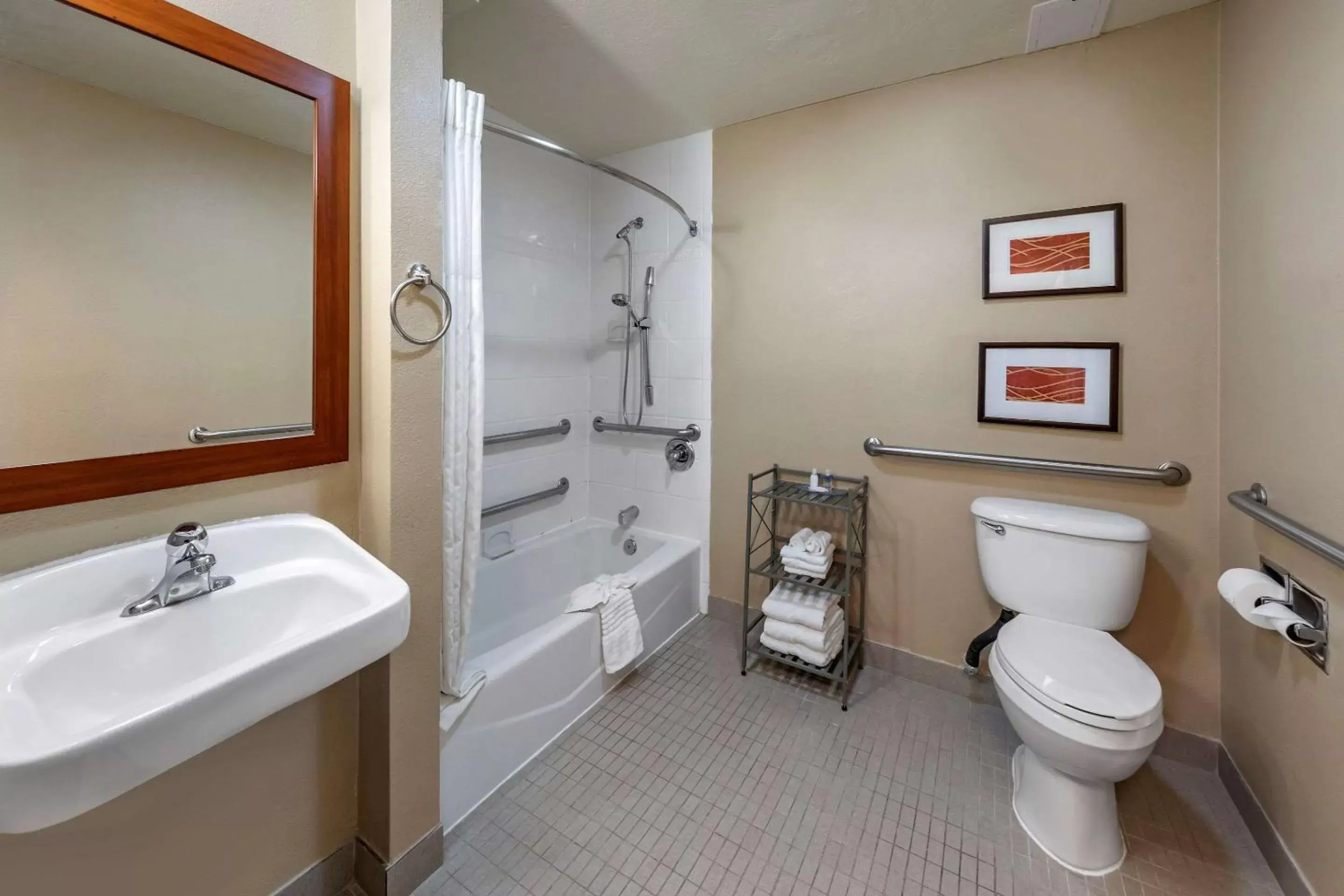 Bathroom in Comfort Inn & Suites Ventura Beach