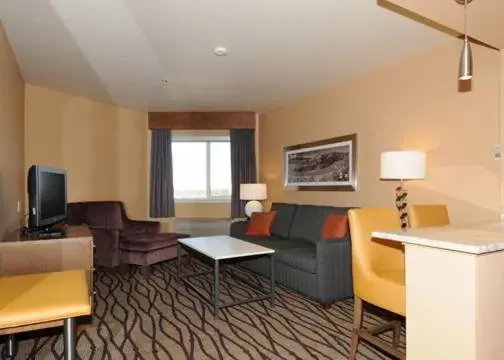 King Suite with Sofa Bed - Non-Smoking in Comfort Inn & Suites Market - Airport