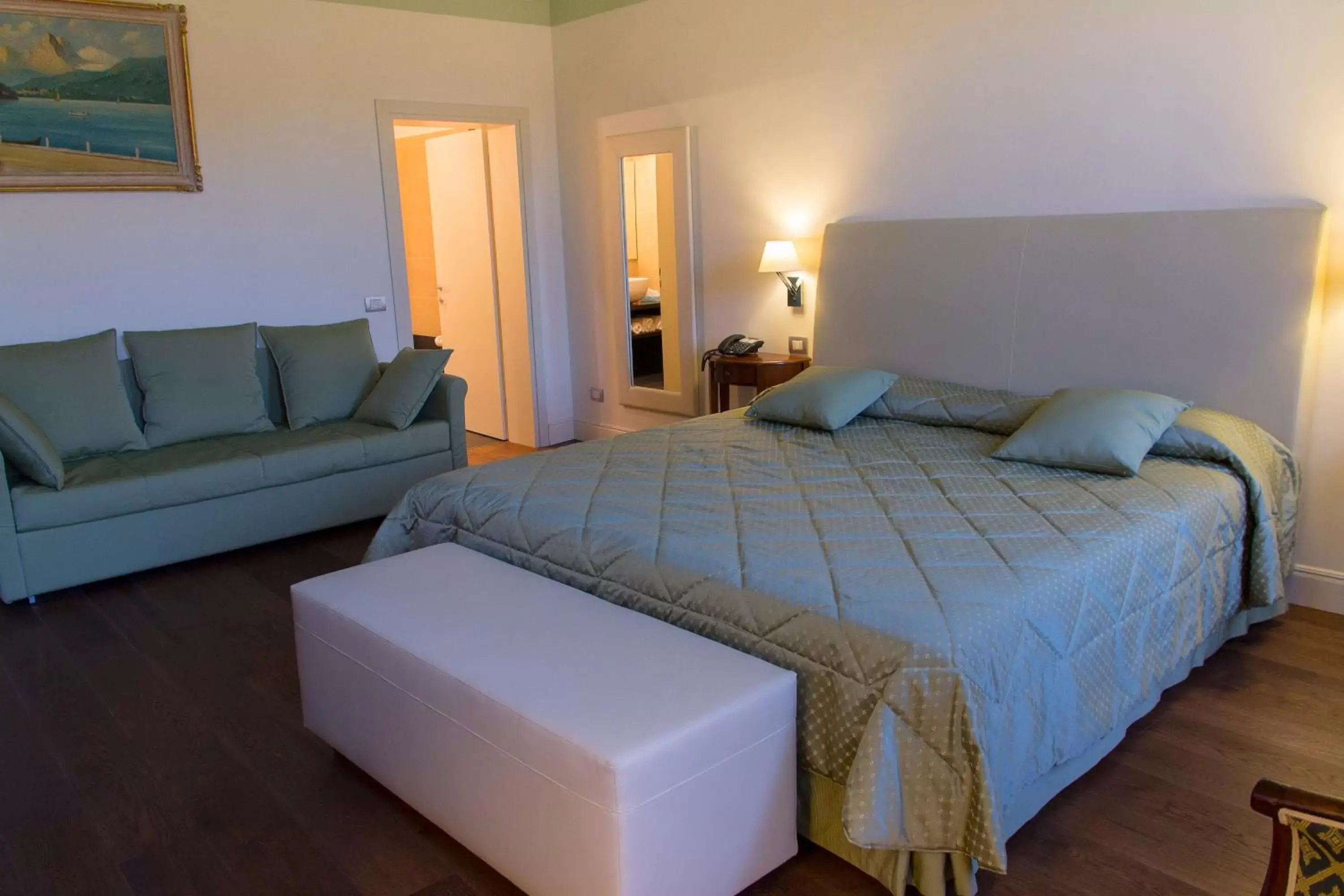 Classic Triple Room in Hotel Sant'Antonin