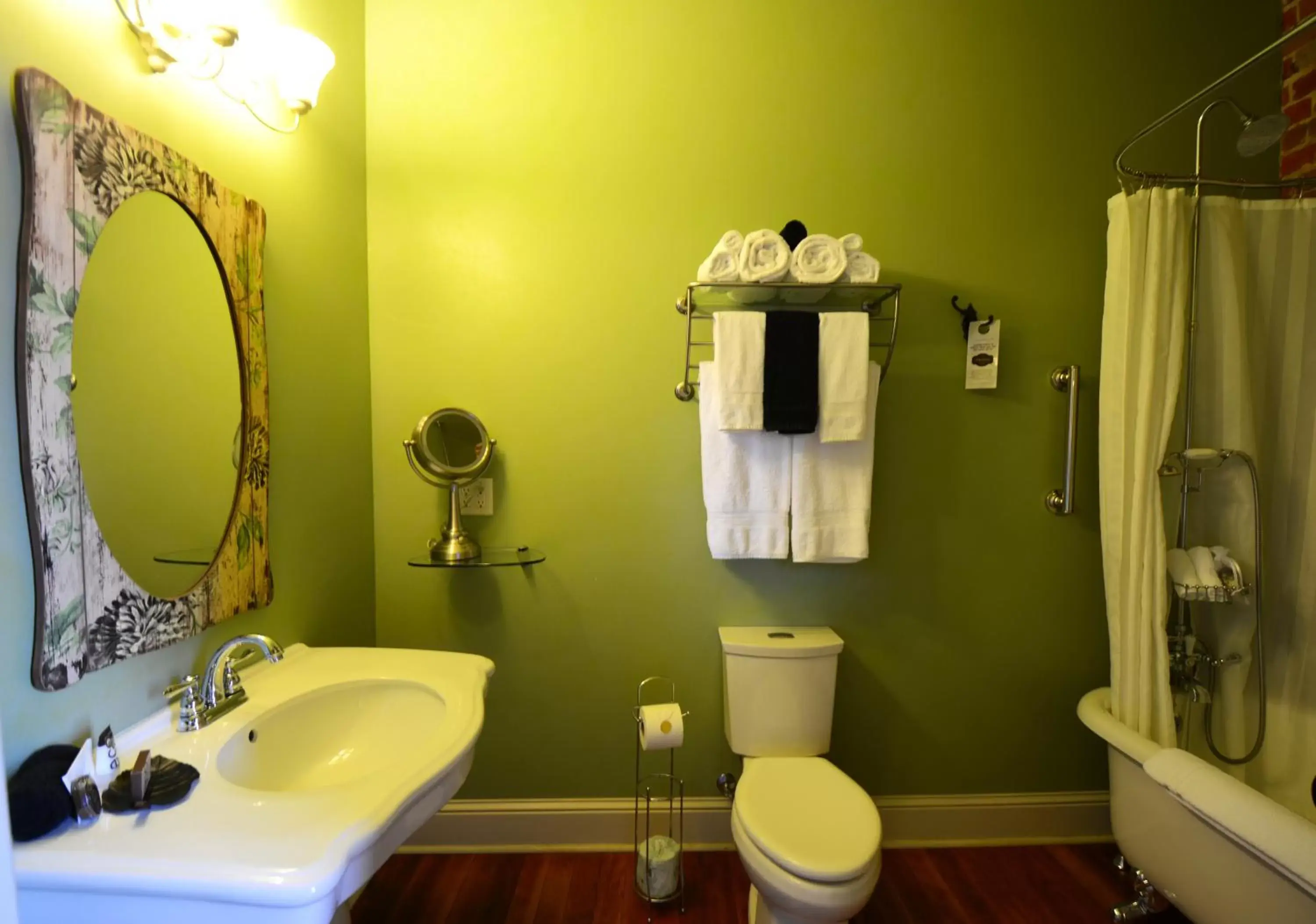 Shower, Bathroom in Grand Highland Hotel