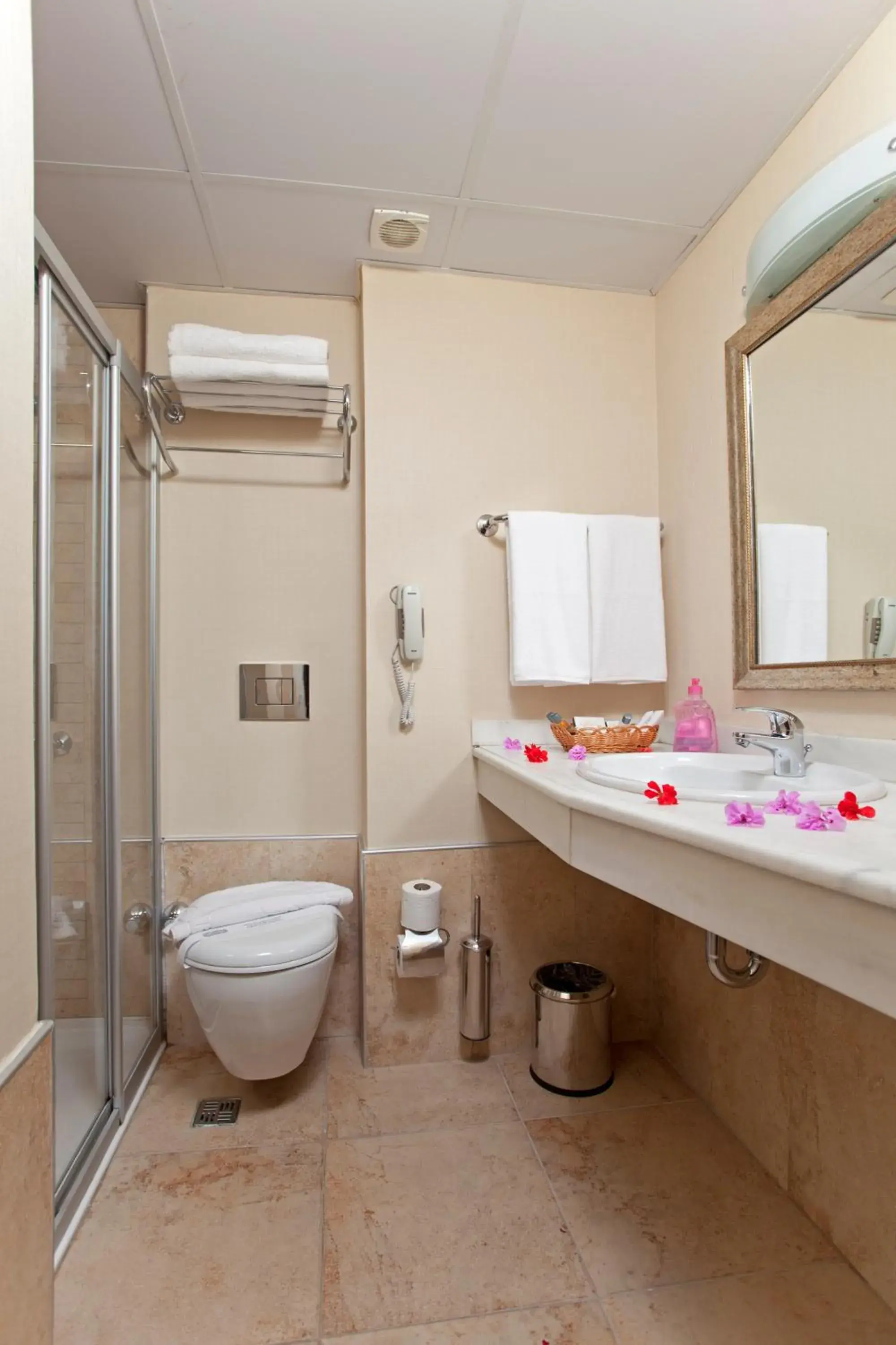 Bathroom in Remi Hotel