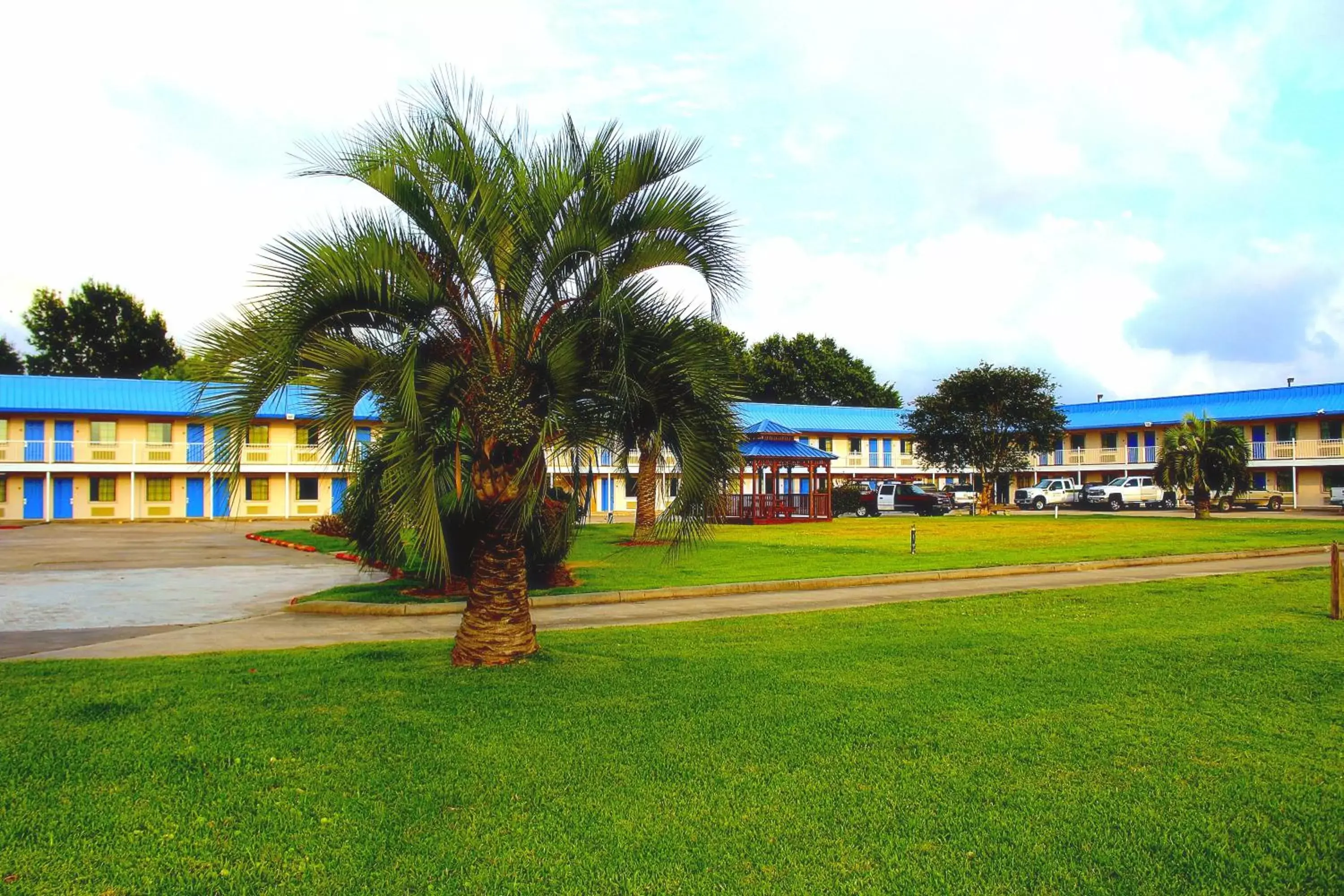 Activities, Property Building in Motel 6-Winnie, TX